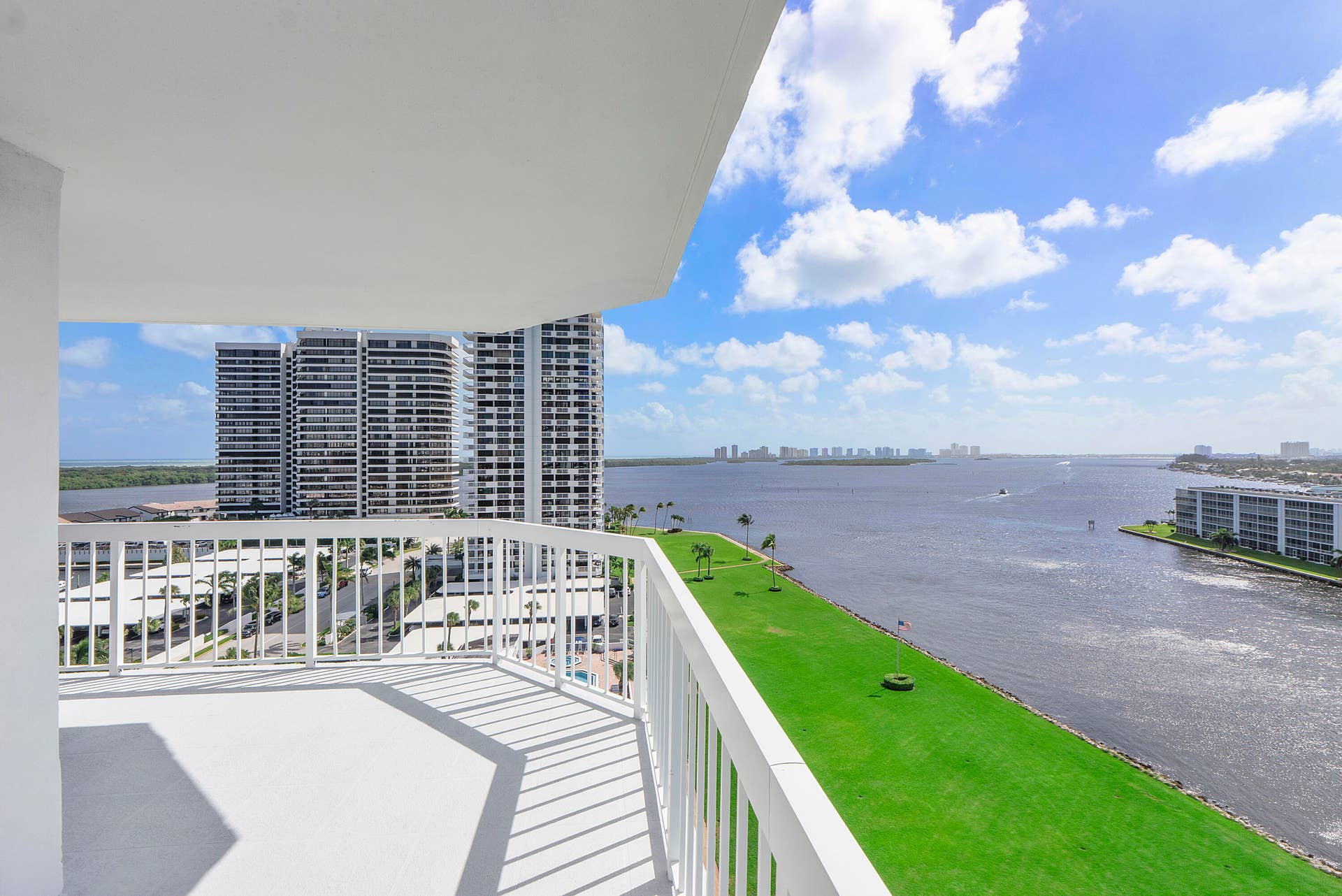 123 LAKESHORE Drive, #1143, North Palm Beach, FL 33408 123 Lakeshore Dr u1143_054