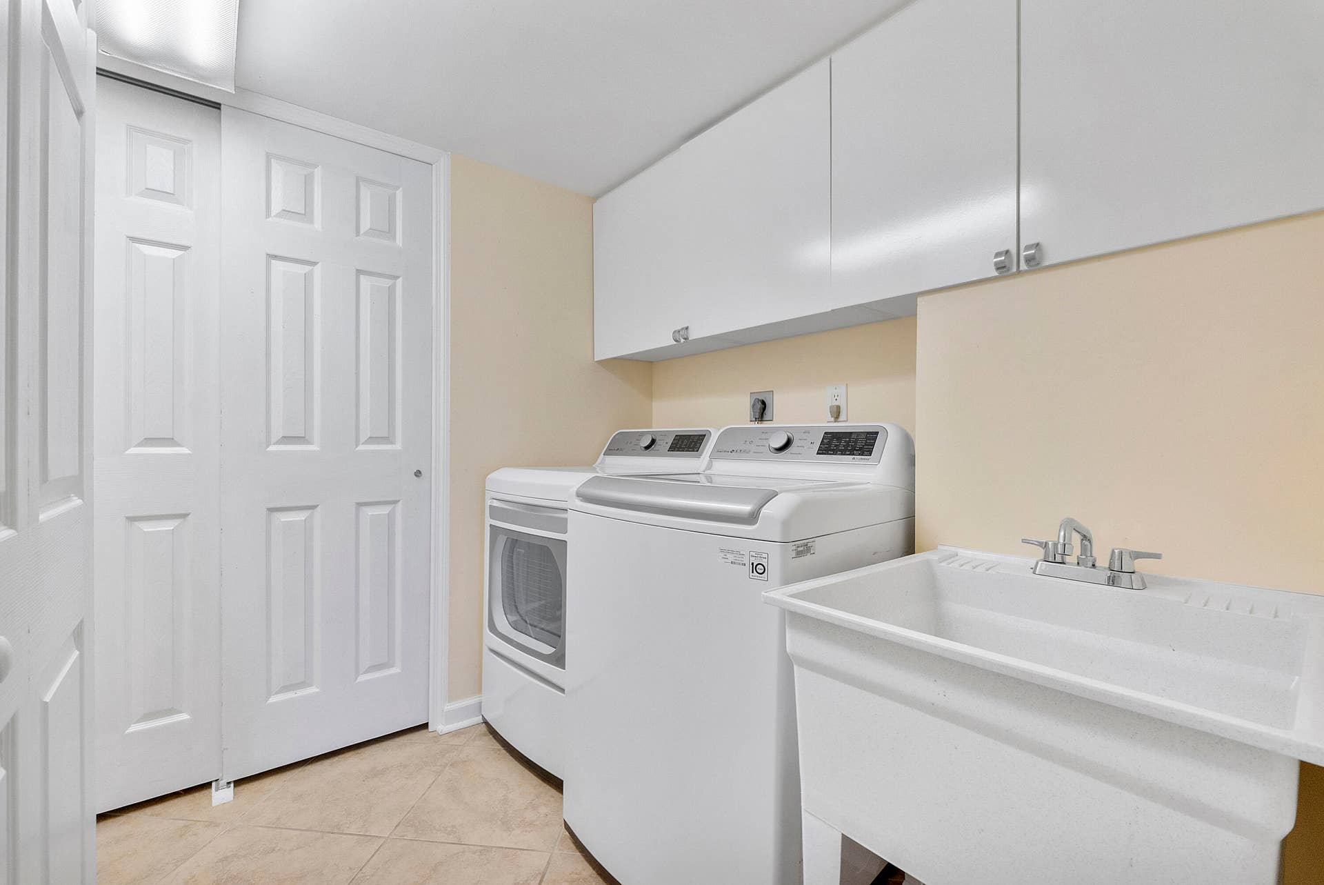 123 LAKESHORE Drive, #1143, North Palm Beach, FL 33408 123 Lakeshore Dr u1143_048