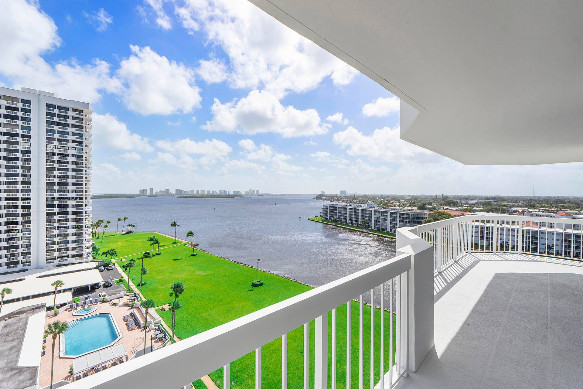 123 LAKESHORE Drive, #1143, North Palm Beach, FL 33408 123 Lakeshore Dr u1143_058