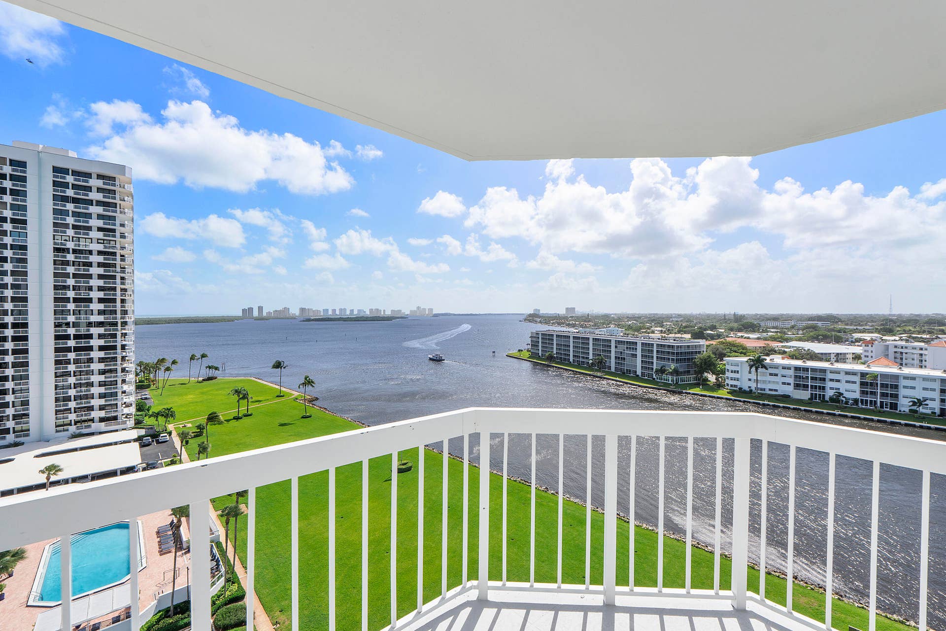 123 LAKESHORE Drive, #1143, North Palm Beach, FL 33408 123 Lakeshore Dr u1143_049