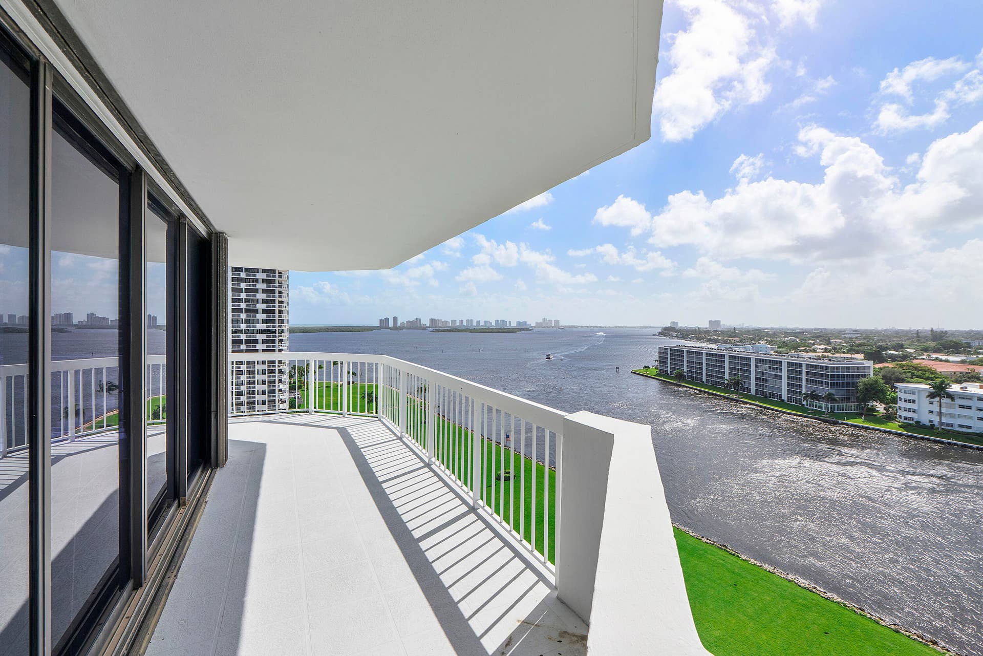 123 LAKESHORE Drive, #1143, North Palm Beach, FL 33408 123 Lakeshore Dr u1143_052