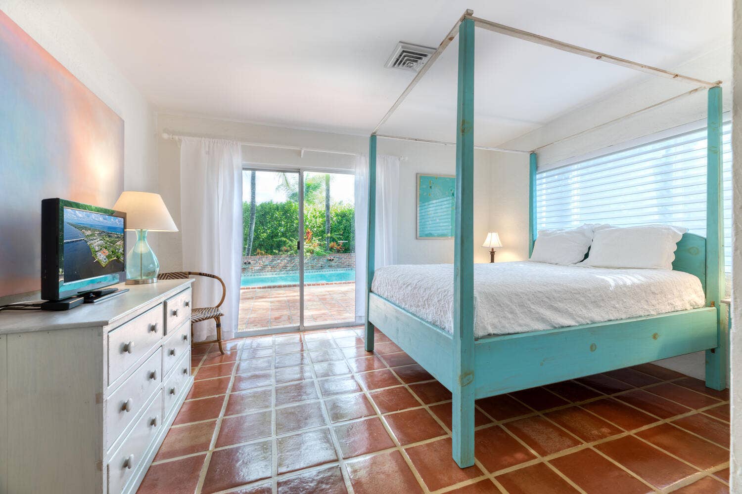 217 Debra Lane, Palm Beach, FL 33480 217 Debra Ln Palm Beach FL-large-005-016