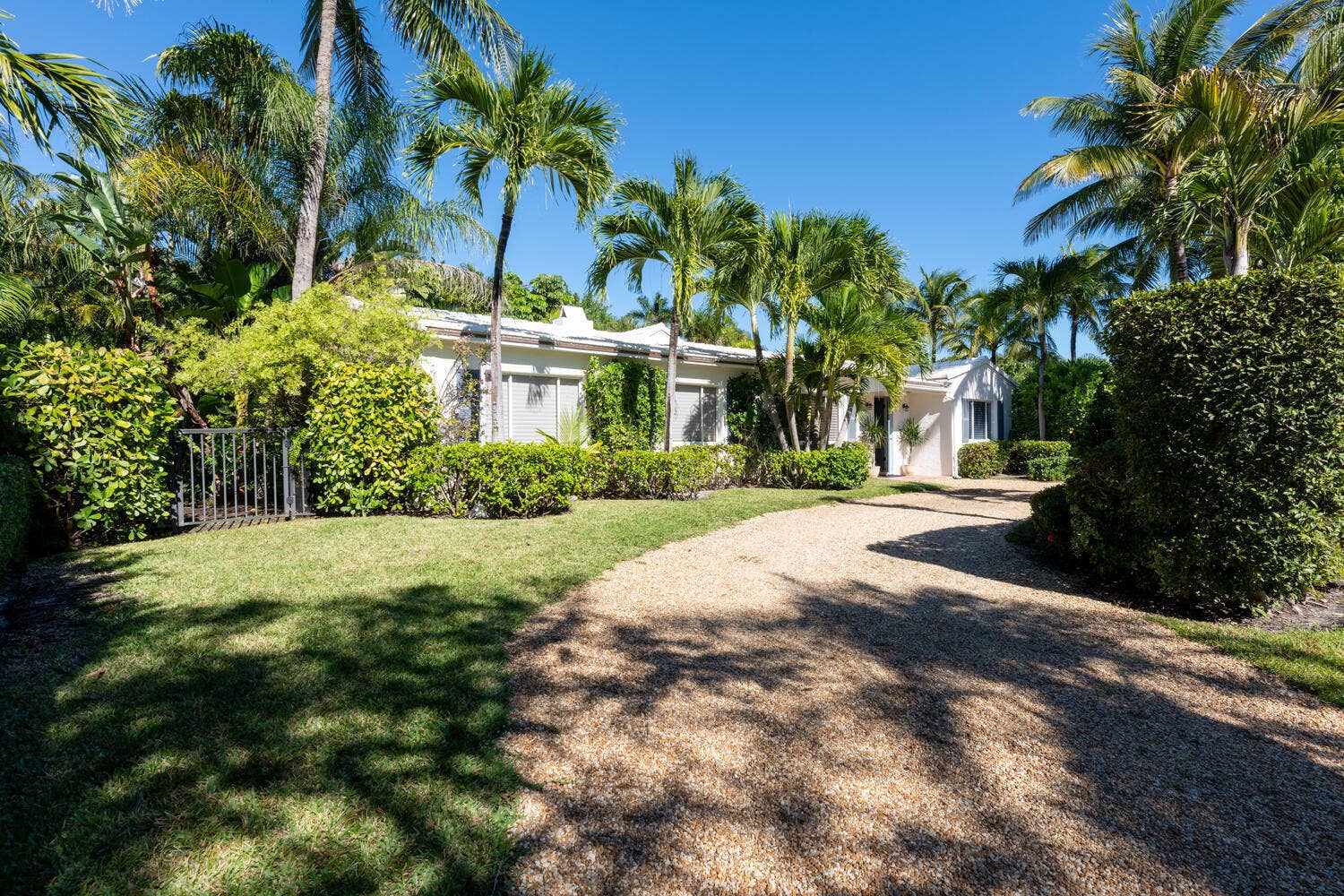 217 Debra Lane, Palm Beach, FL 33480 217 Debra Ln Palm Beach FL-large-003-004