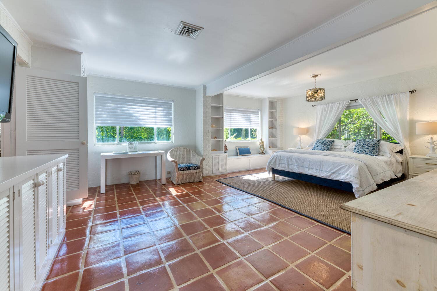 217 Debra Lane, Palm Beach, FL 33480 217 Debra Ln Palm Beach FL-large-011-018