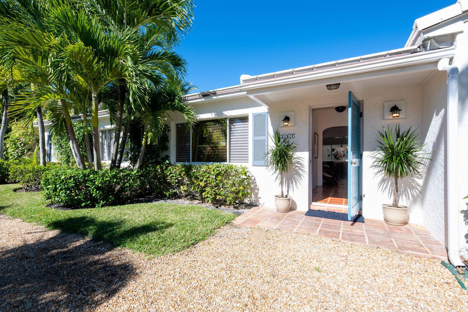 217 Debra Lane, Palm Beach, FL 33480 217 Debra Ln Palm Beach FL-large-001-024