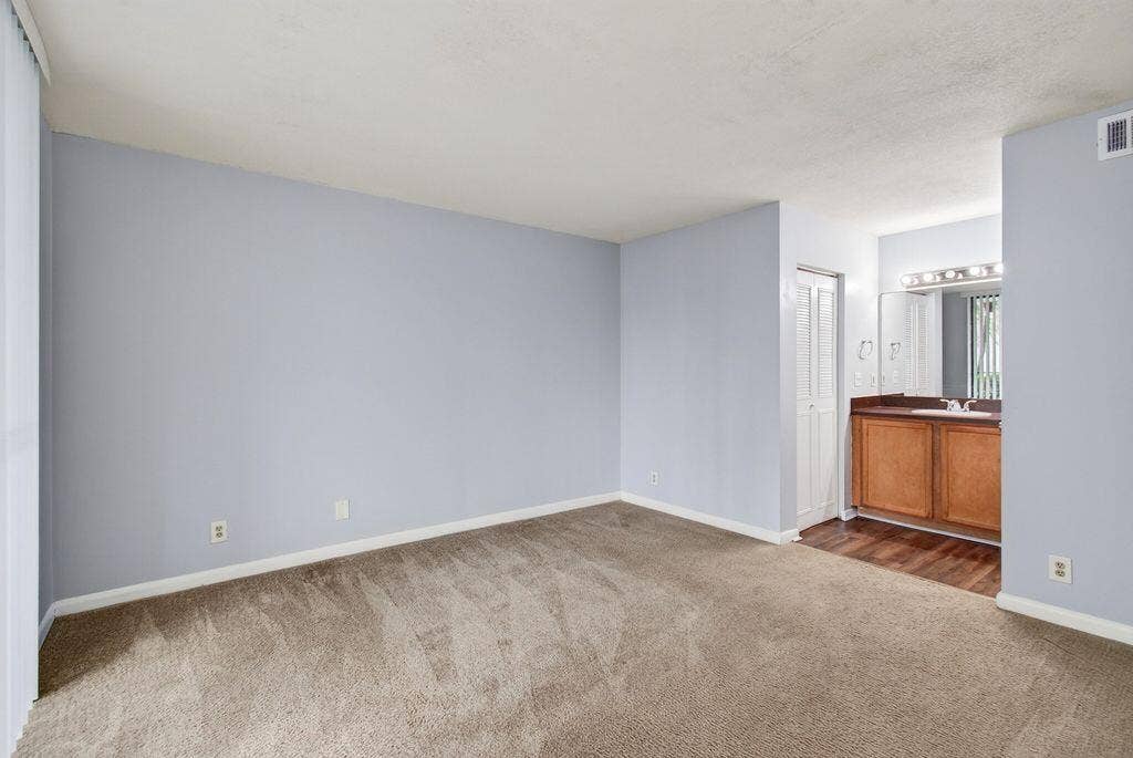 718 EXECUTIVE CENTER Drive, #16, West Palm Beach, West Palm Beach, FL 33401 IMG_3602