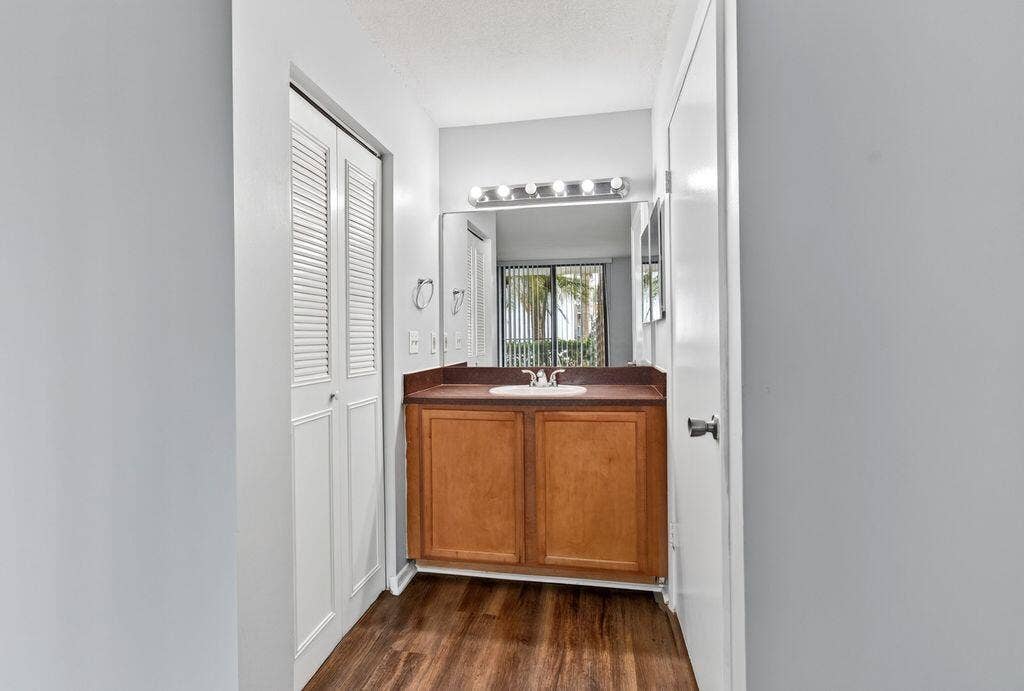 718 EXECUTIVE CENTER Drive, #16, West Palm Beach, West Palm Beach, FL 33401 IMG_3605