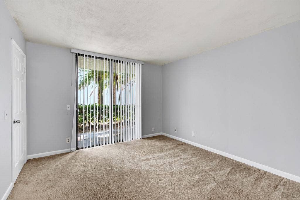 718 EXECUTIVE CENTER Drive, #16, West Palm Beach, West Palm Beach, FL 33401 IMG_3604