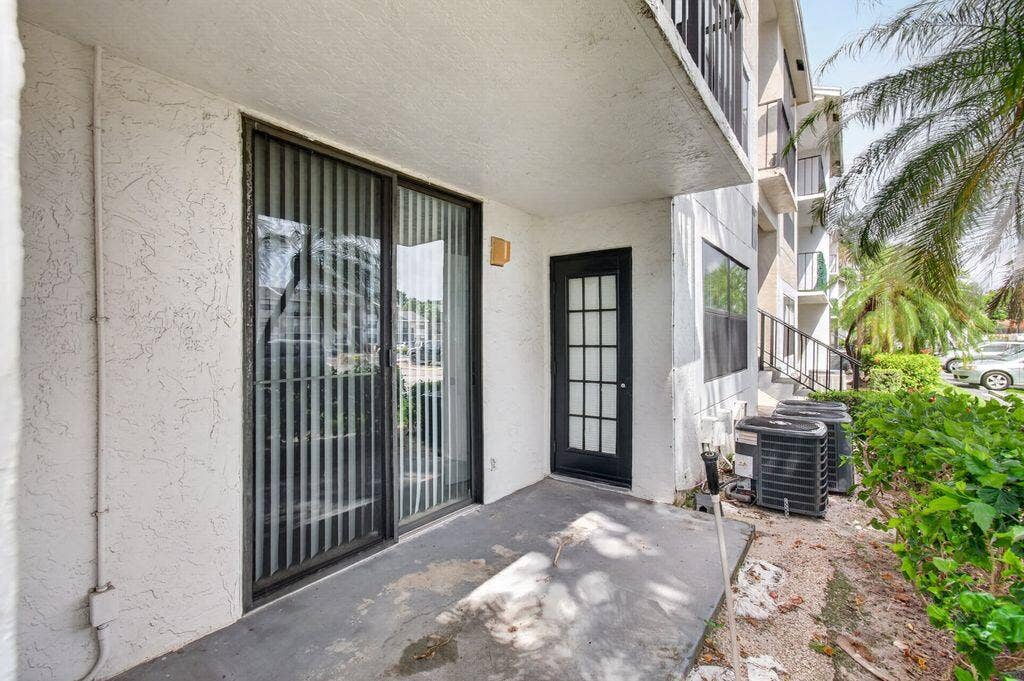 718 EXECUTIVE CENTER Drive, #16, West Palm Beach, West Palm Beach, FL 33401 IMG_3608