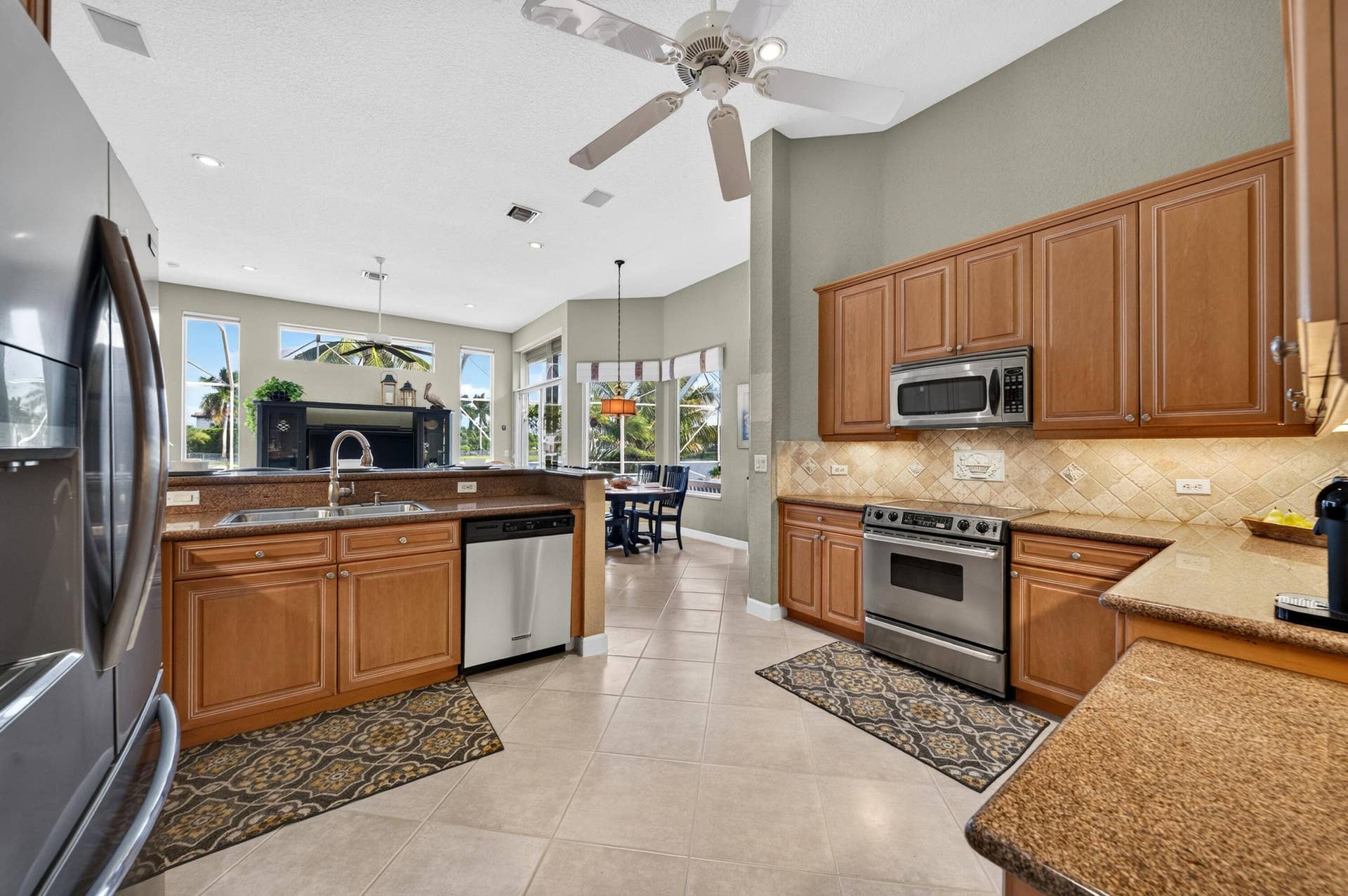 6930 NW 104th Lane, Parkland, FL 33076 017-021-Kitchen-4000x2662