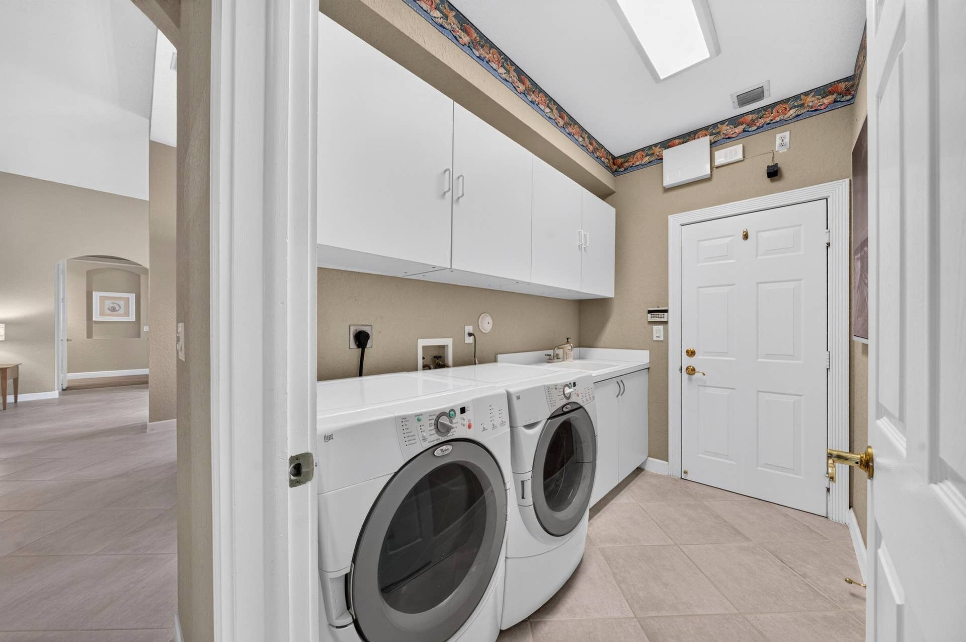 6930 NW 104th Lane, Parkland, FL 33076 027-027-Laundry-4000x2656