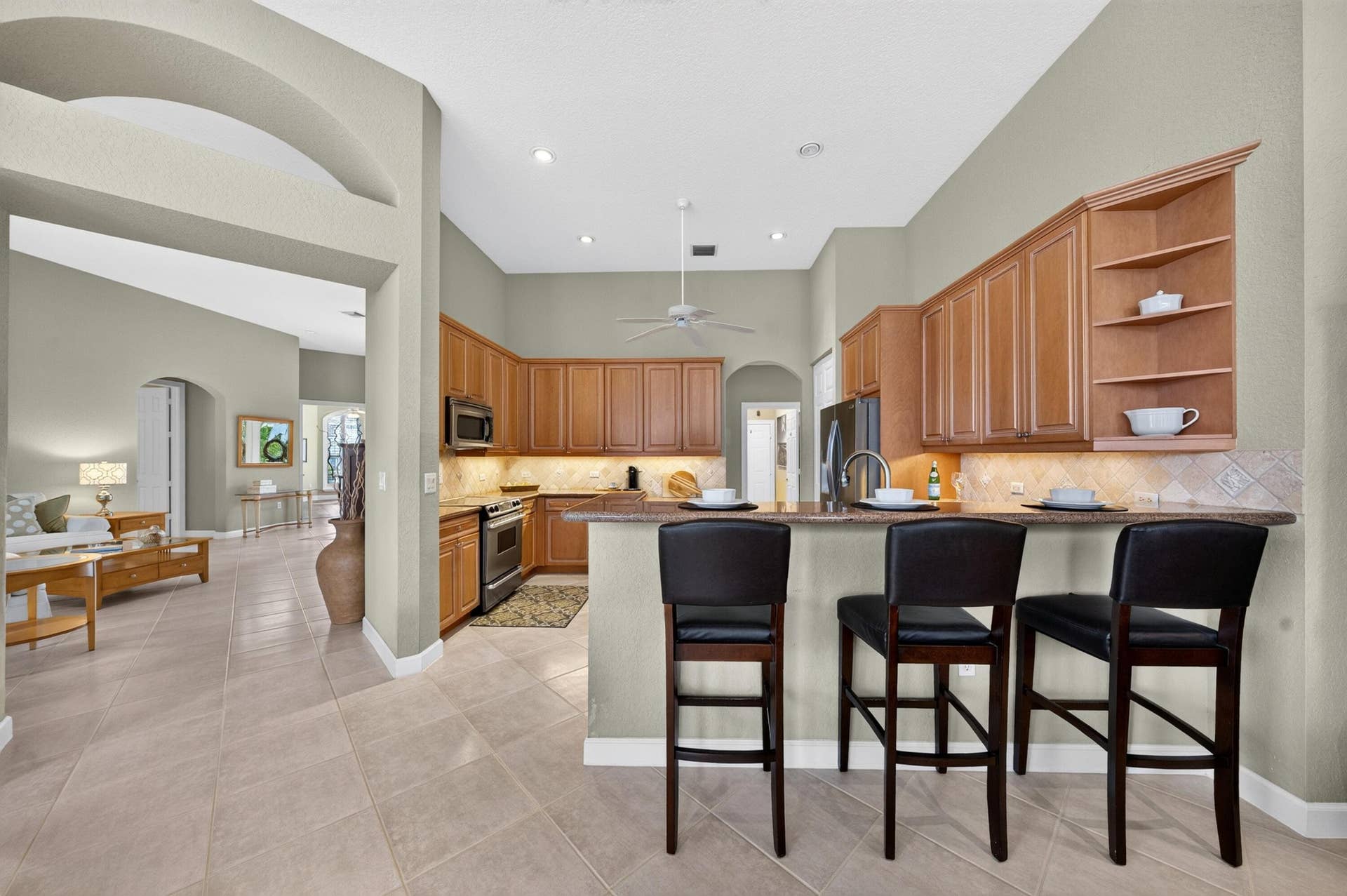 6930 NW 104th Lane, Parkland, FL 33076 014-048-Kitchen-4000x2662