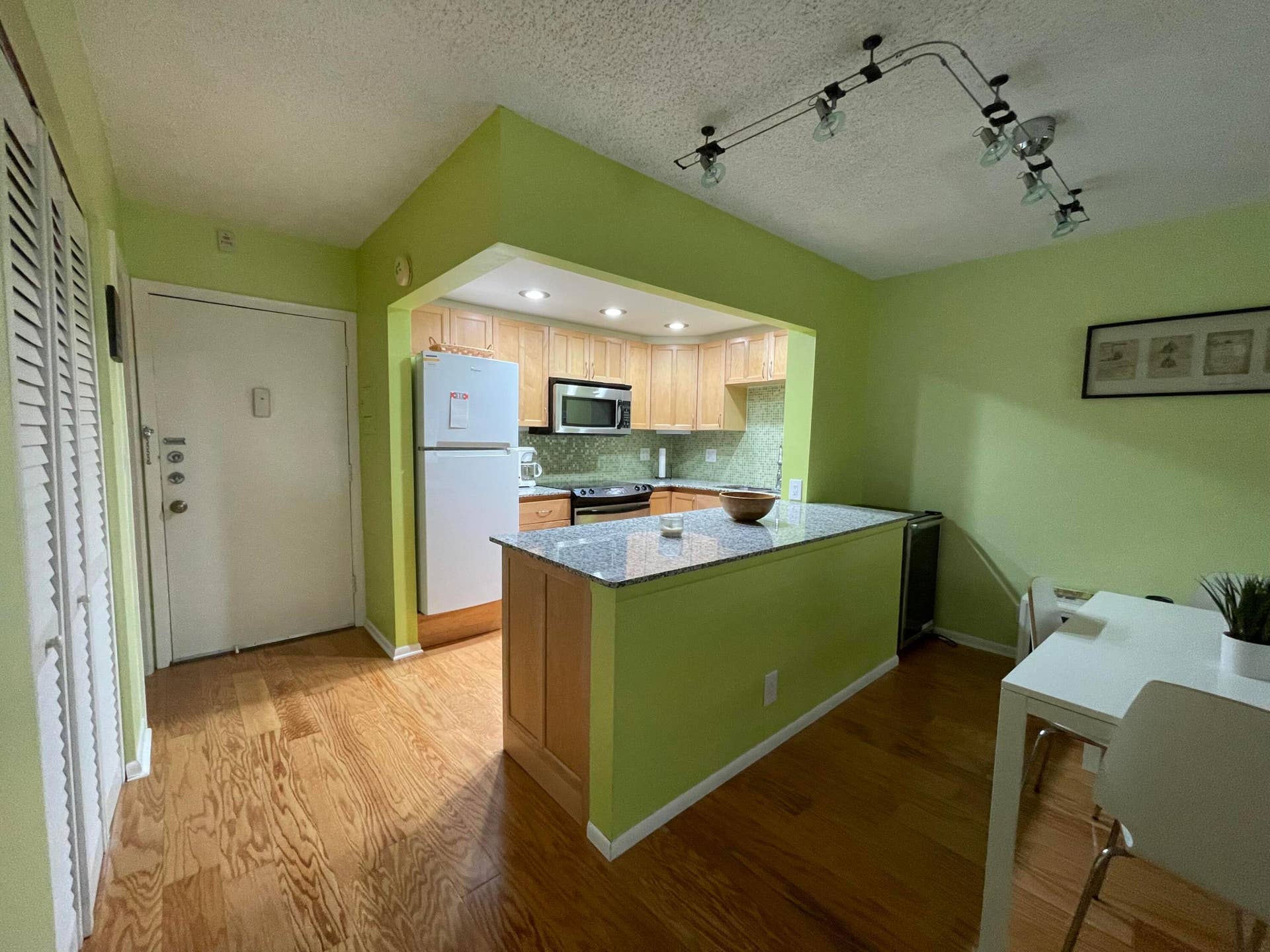1560 MCKINLEY Street, #214W, Hollywood, Hollywood, FL 33020 IMG_1453