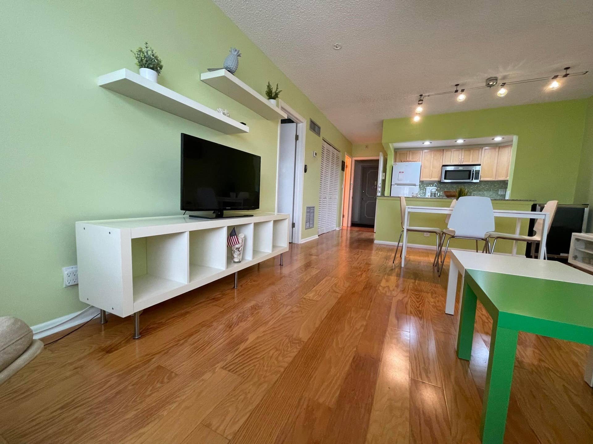 1560 MCKINLEY Street, #214W, Hollywood, Hollywood, FL 33020 IMG_1458