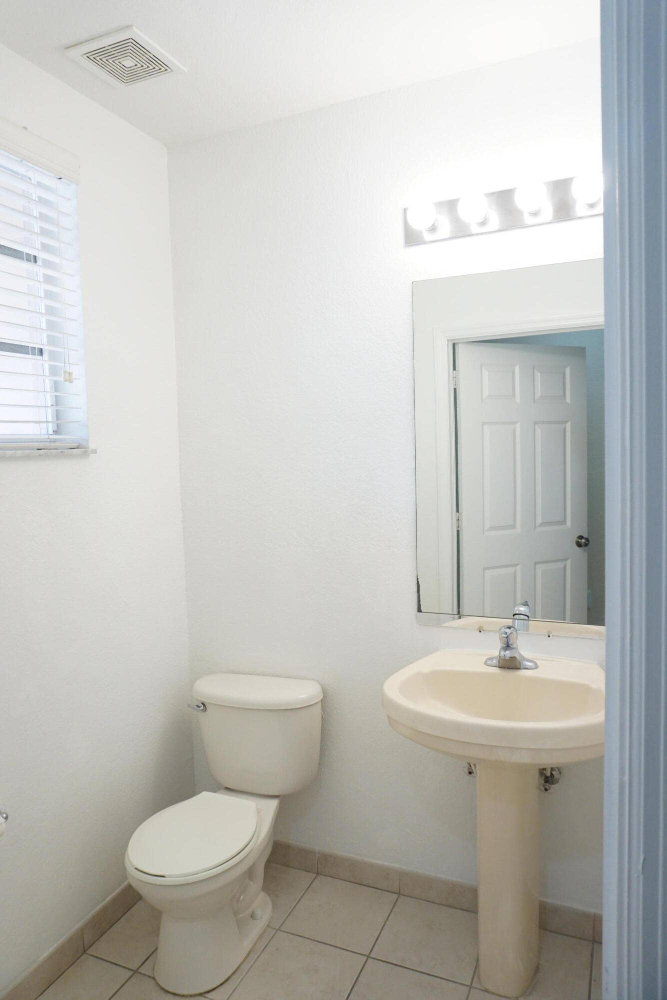 967 Abaco Lane, Riviera Beach, FL 33404 DSC07934