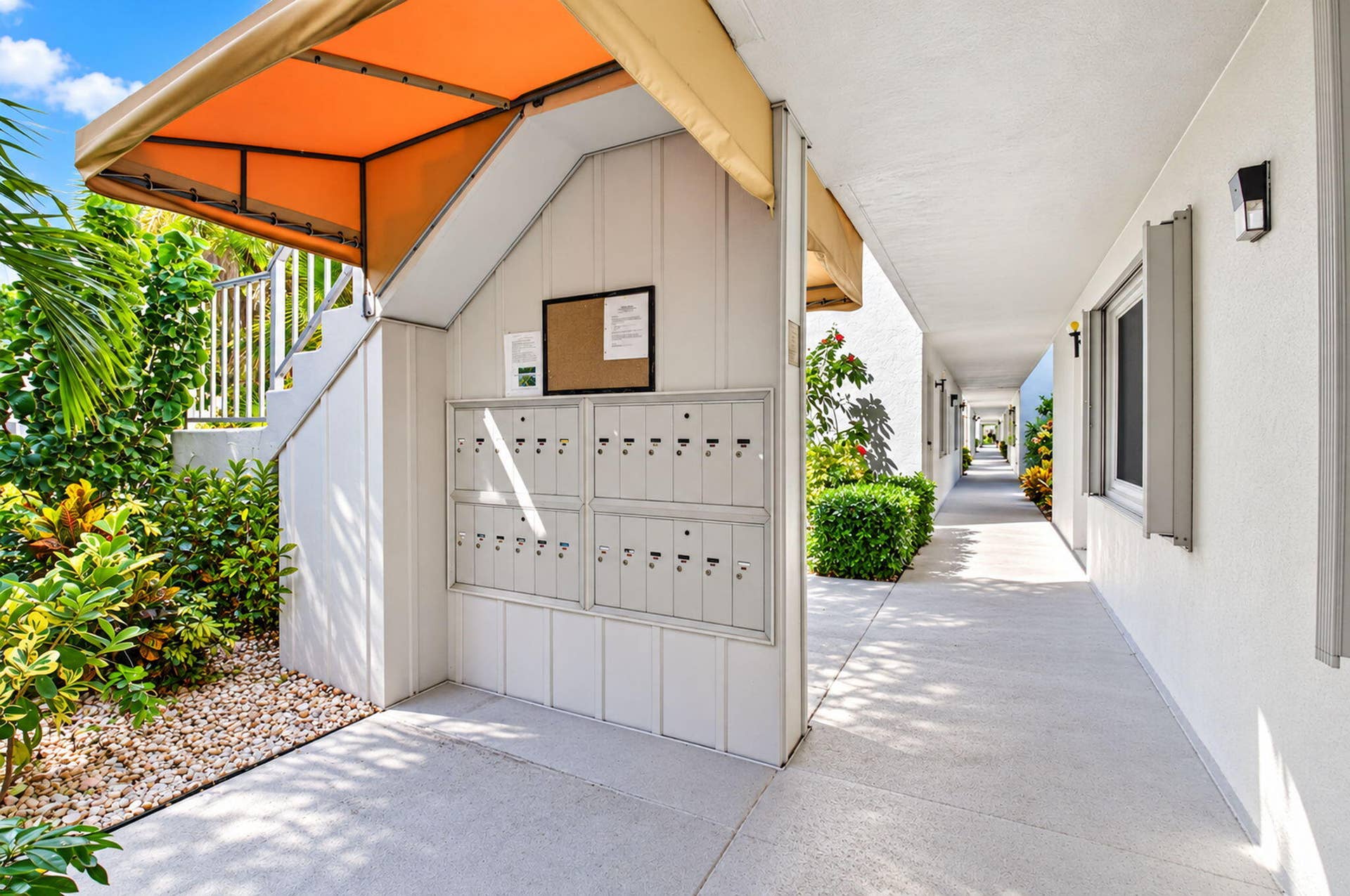 428 Saxony Way, Delray Beach, FL 33446 Building mail