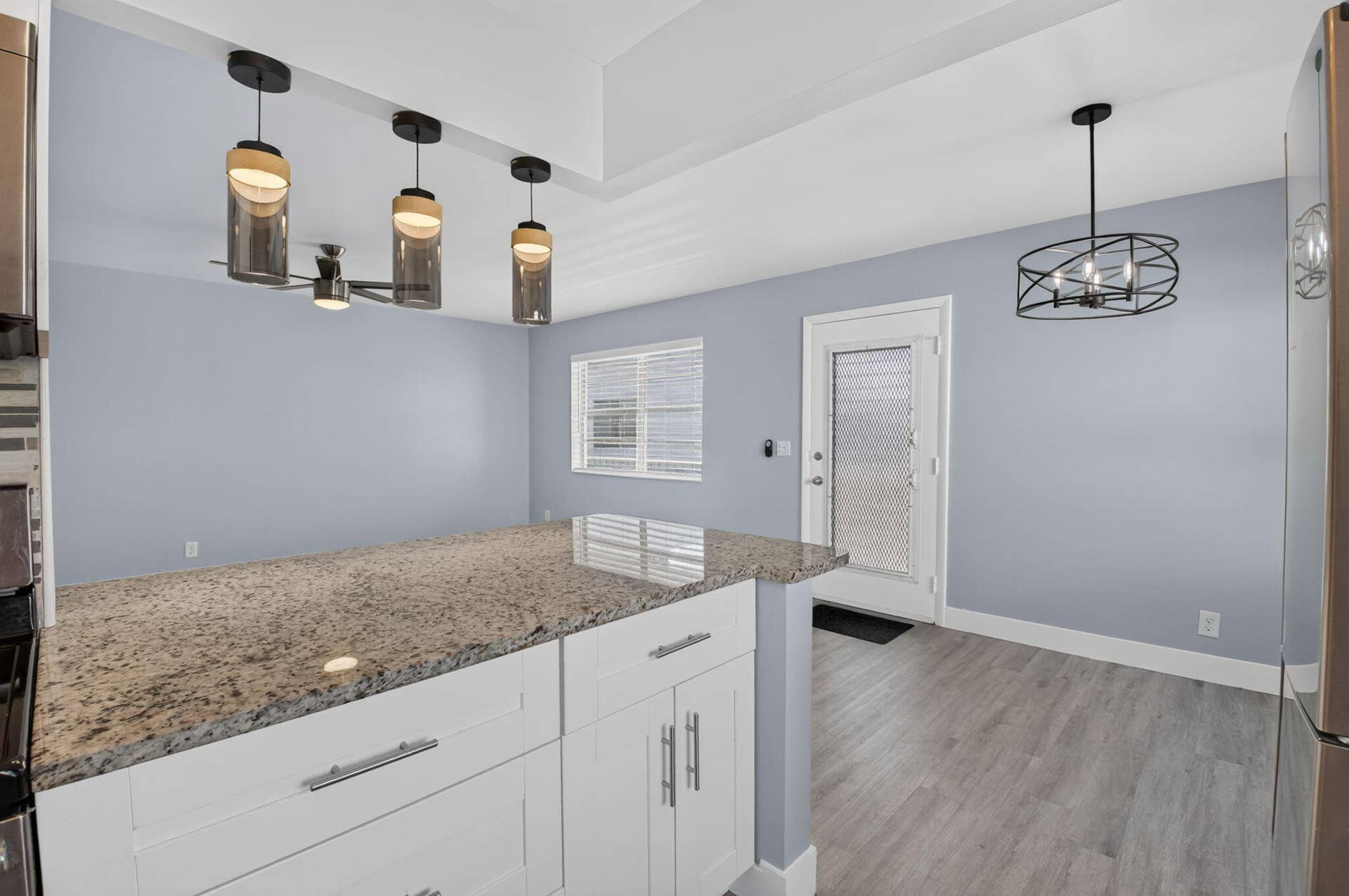 428 Saxony Way, Delray Beach, FL 33446 Island counter with space for chairs