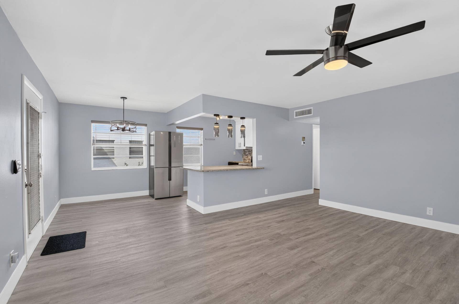 428 Saxony Way, Delray Beach, FL 33446 Living and dining area