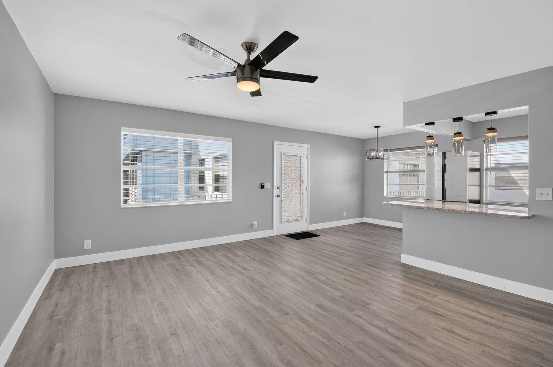 428 Saxony Way, Delray Beach, FL 33446 Living area and front door