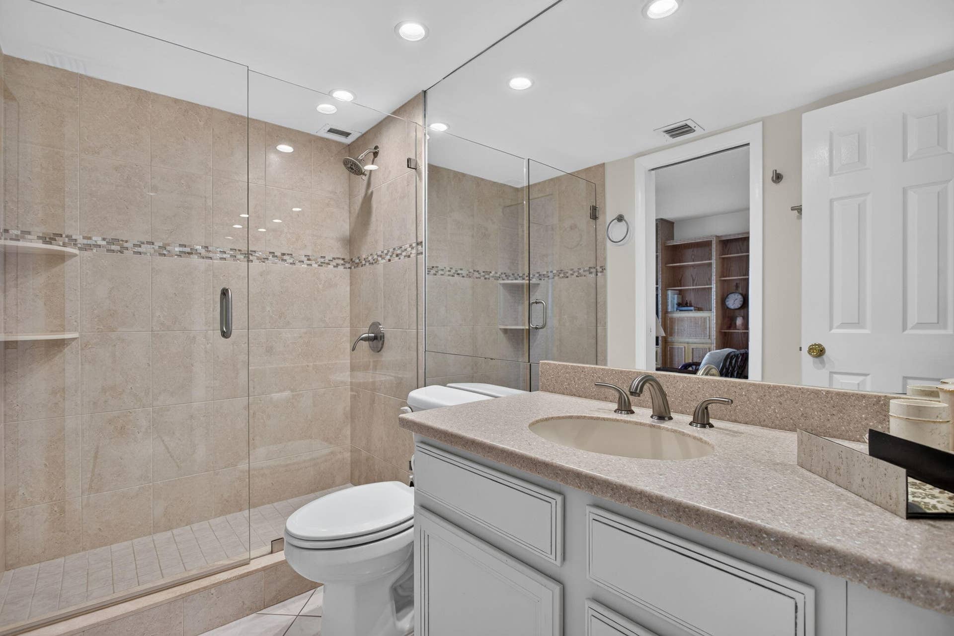 1050 HILLSBORO MILE, #702W, Hillsboro Beach, FL 33062 10-web-or-mls-1050-8