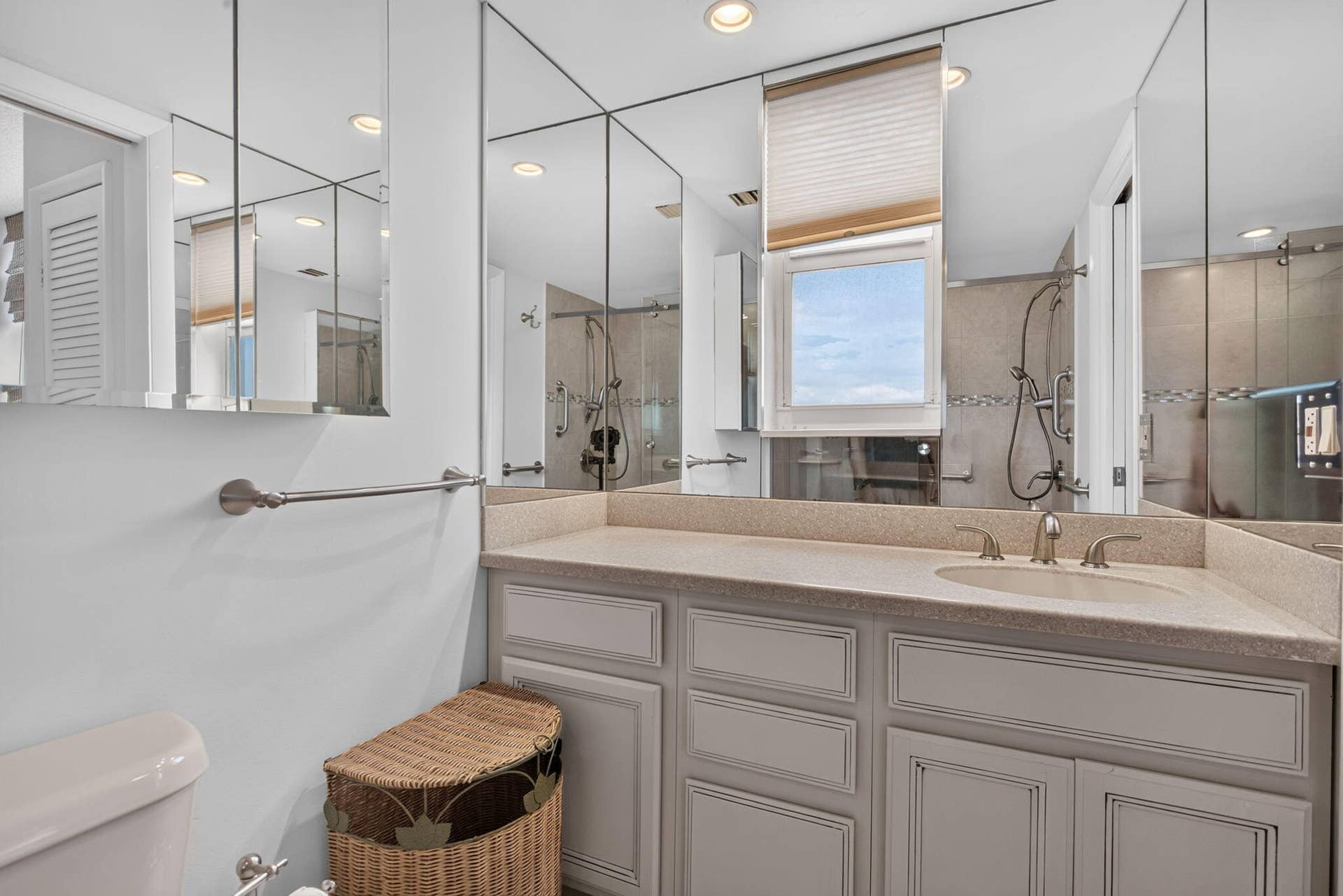 1050 HILLSBORO MILE, #702W, Hillsboro Beach, FL 33062 6-web-or-mls-1050-4