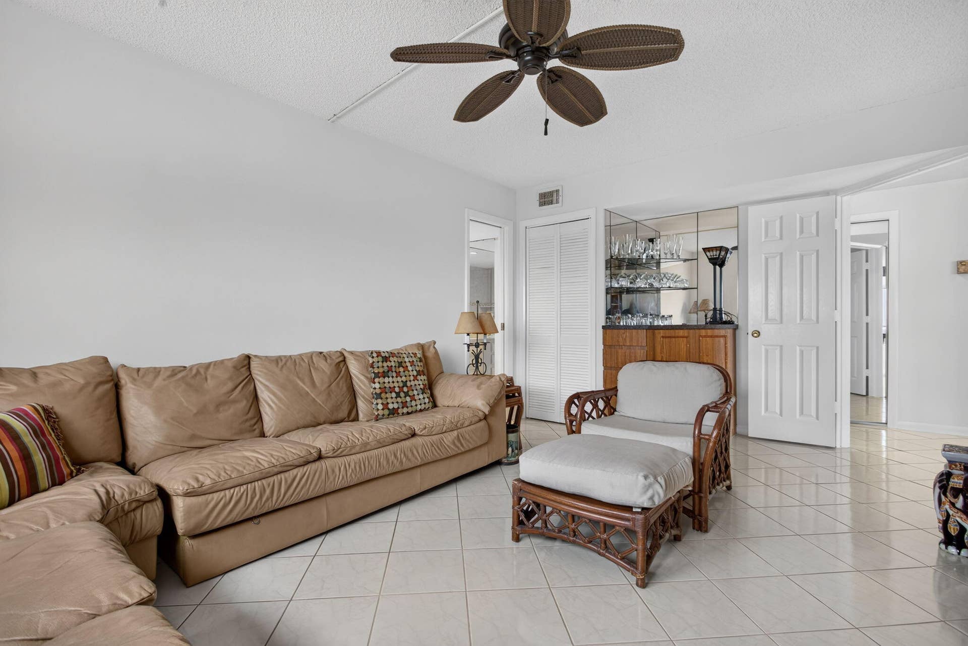 1050 HILLSBORO MILE, #702W, Hillsboro Beach, FL 33062 13-web-or-mls-1050-11