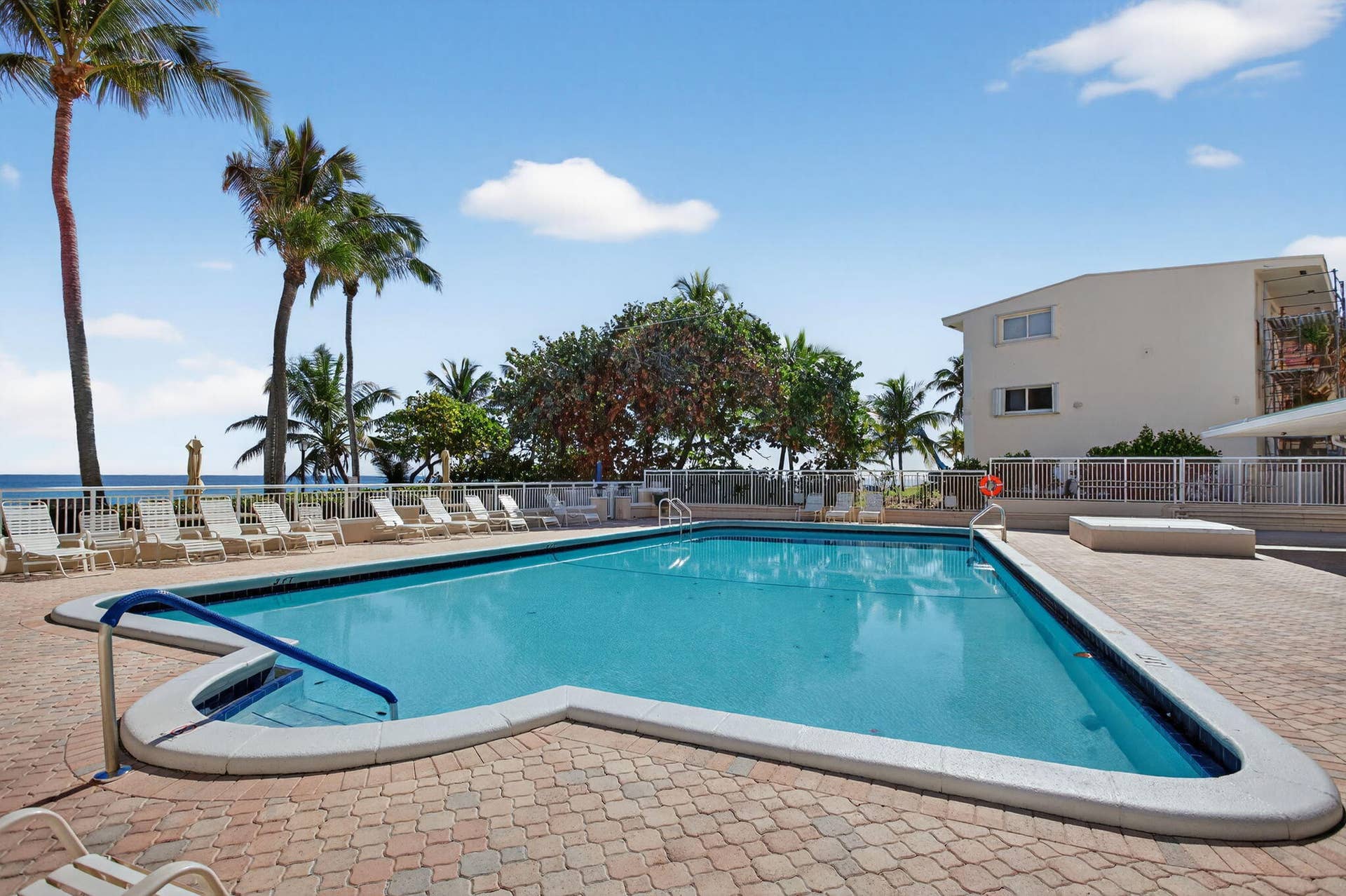 1050 HILLSBORO MILE, #702W, Hillsboro Beach, FL 33062 40-web-or-mls-11-print-1050-9510