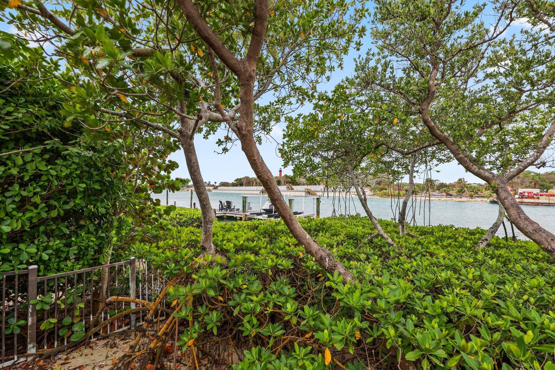 122 Lighthouse Drive, Jupiter Inlet Colony, FL 33469 1G5A4323.jpg-SMALL