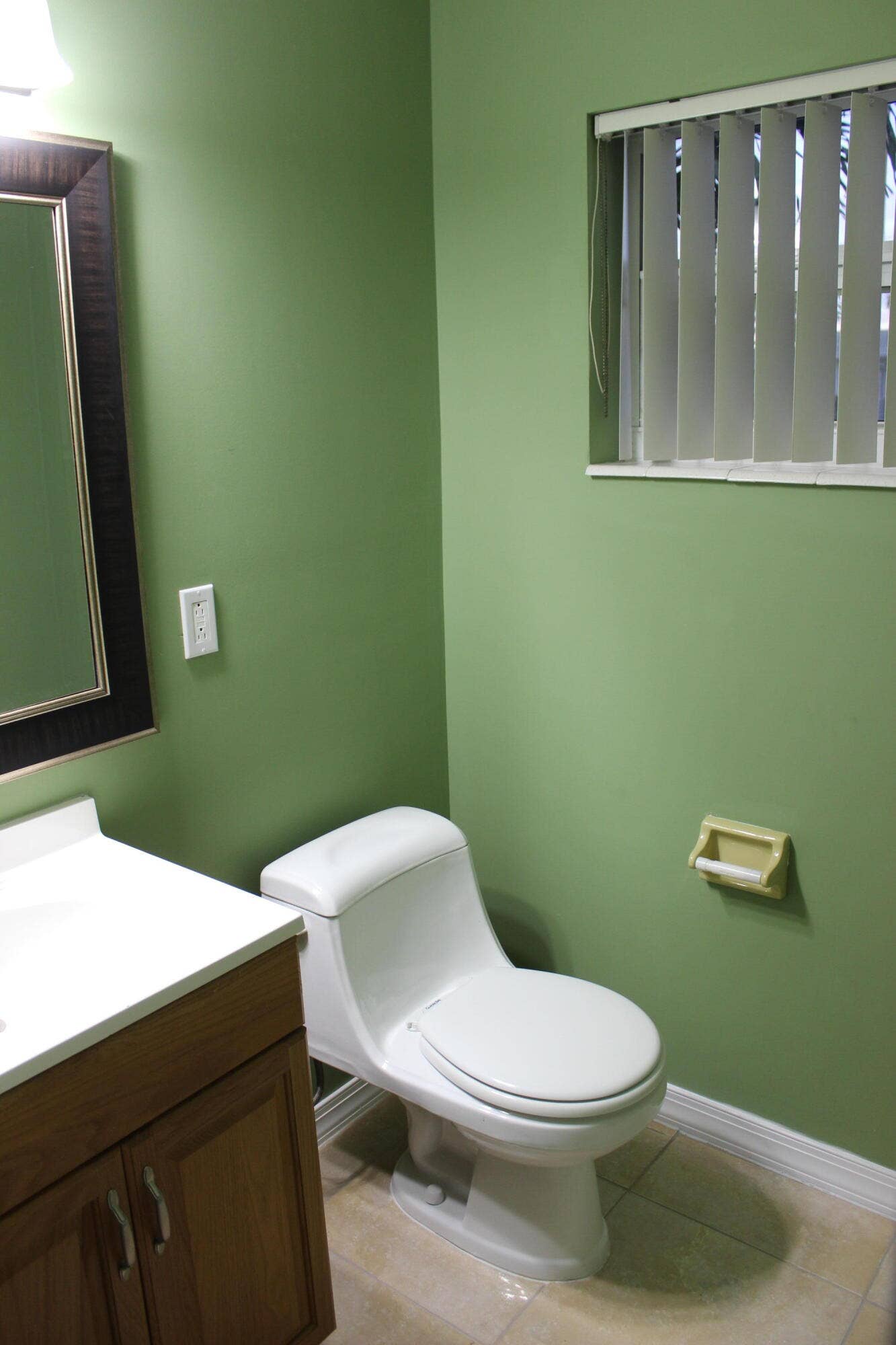 2731 E EMORY Drive E, #D, West Palm Beach, FL 33415 IMG_4369