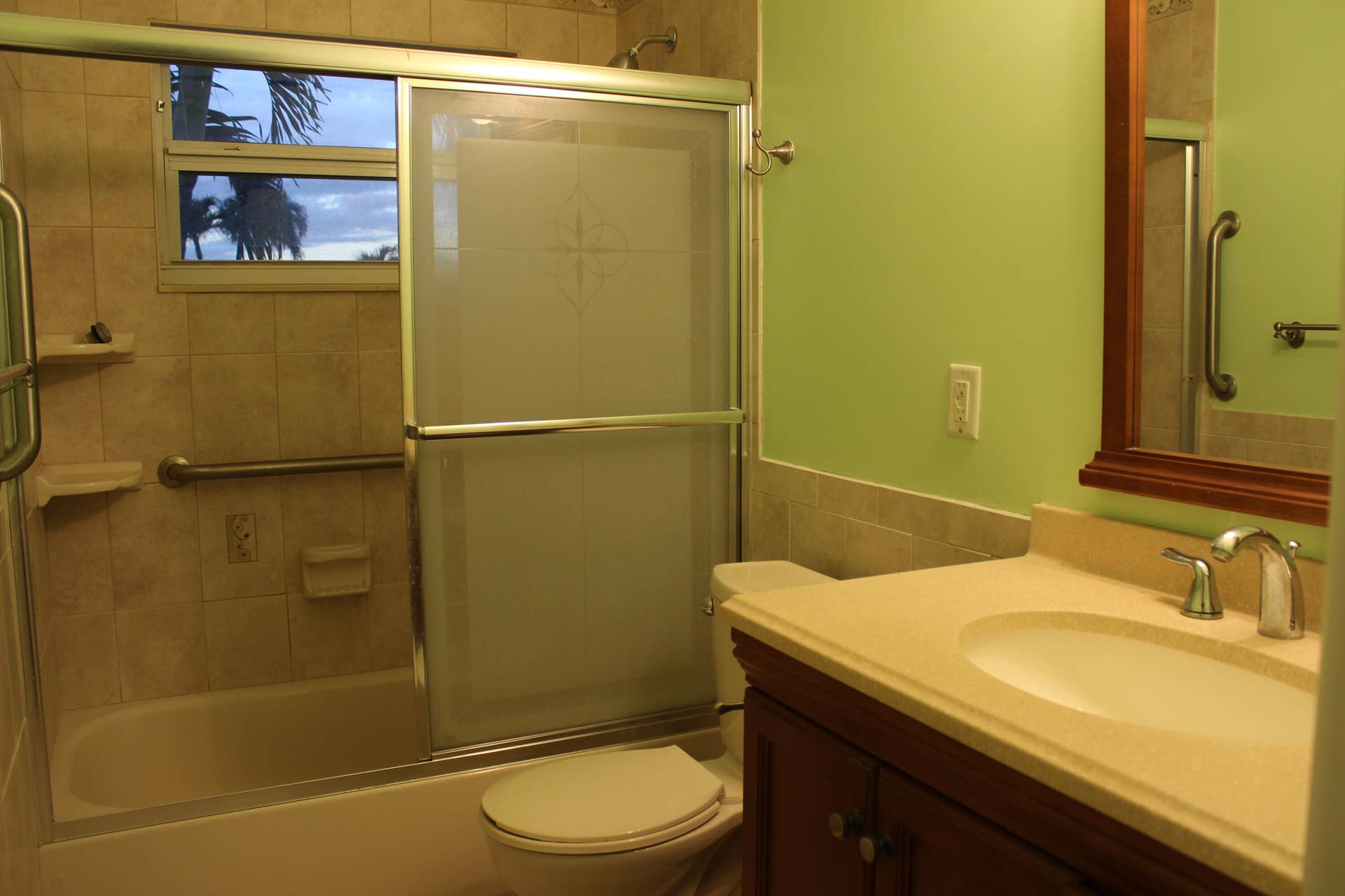 2731 E EMORY Drive E, #D, West Palm Beach, FL 33415 IMG_4371