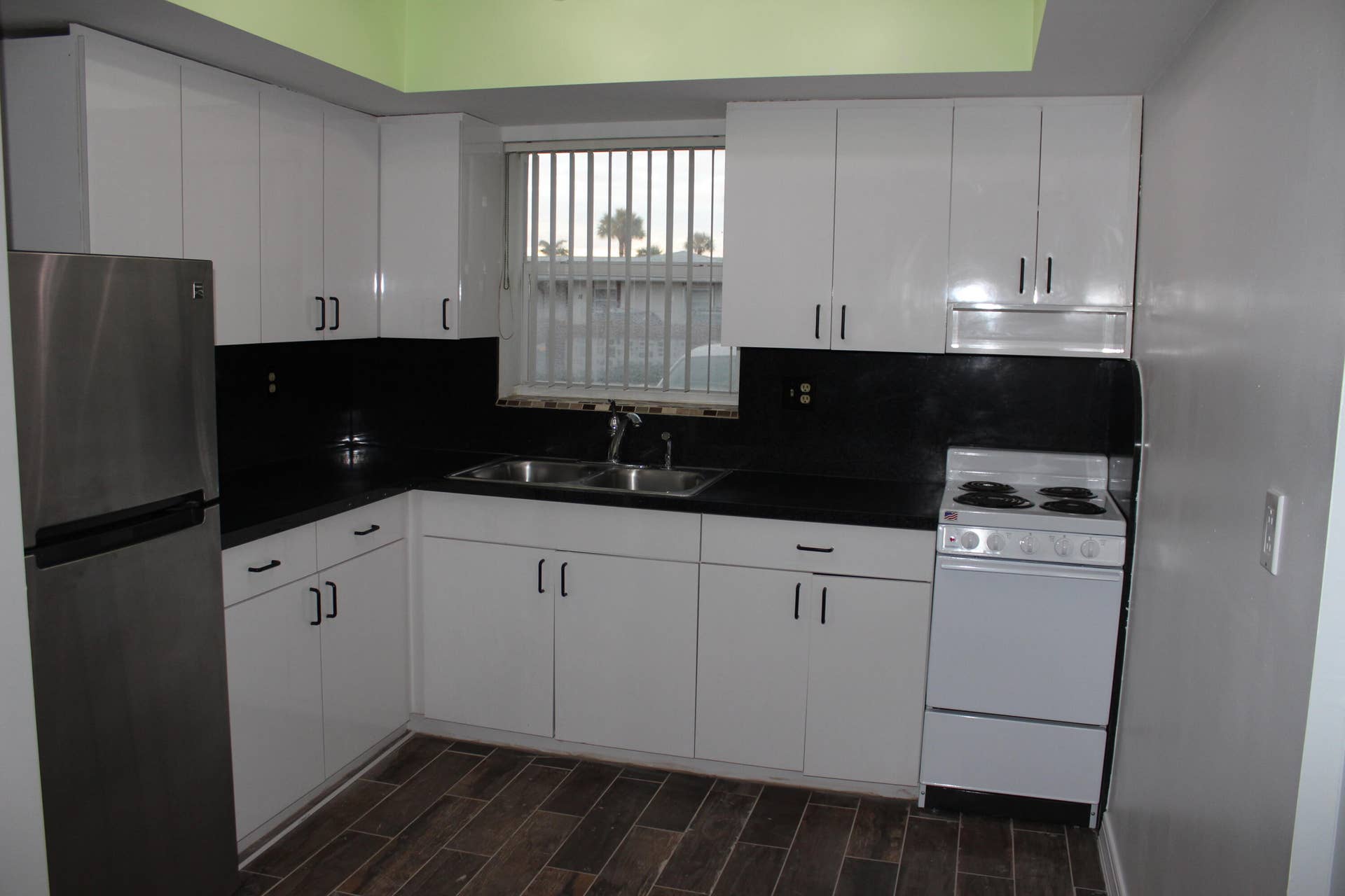 2731 E EMORY Drive E, #D, West Palm Beach, FL 33415 IMG_4367