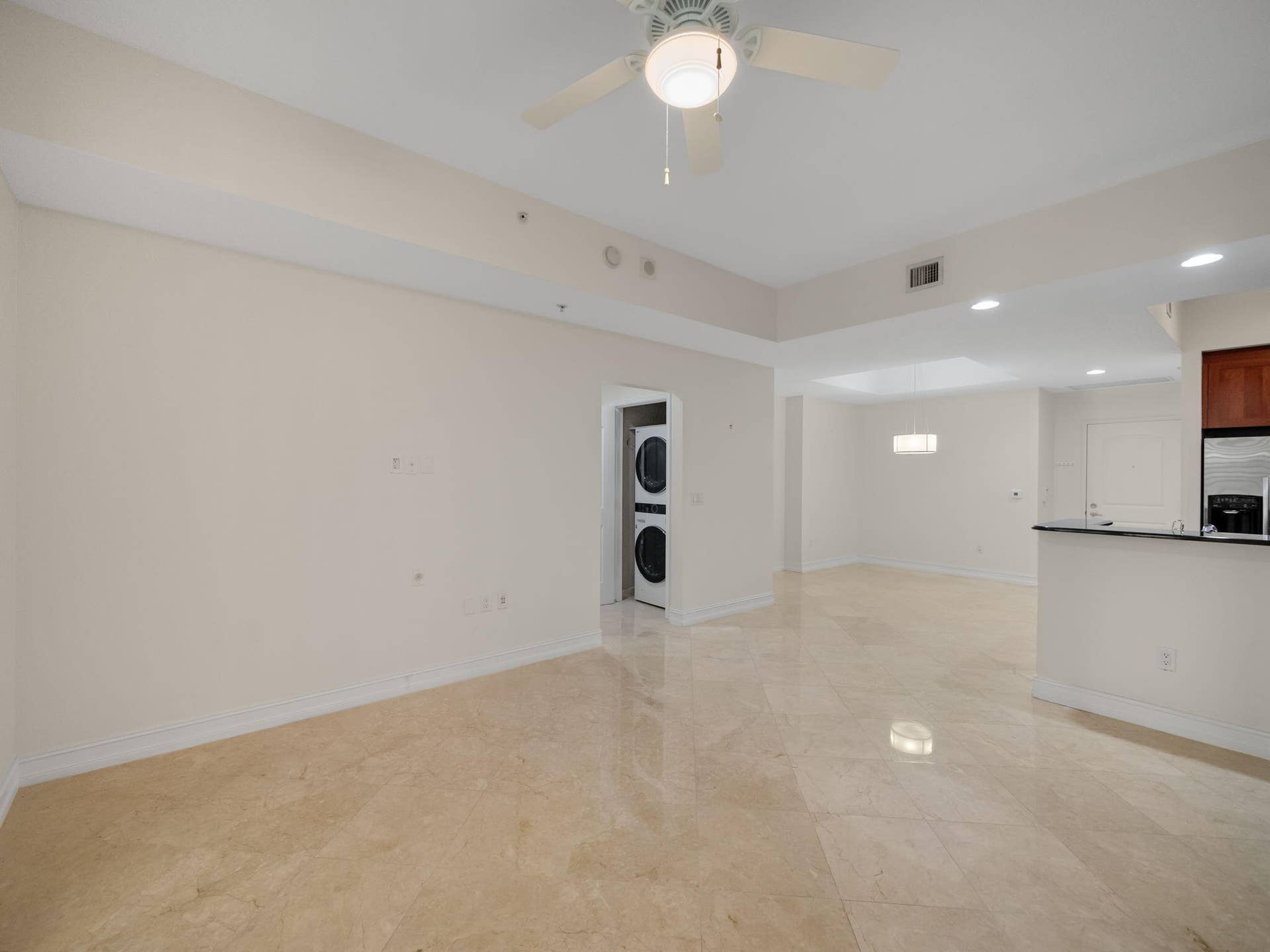 701 S OLIVE Avenue, #605, West Palm Beach, West Palm Beach, FL 33401 Living/Dining Area