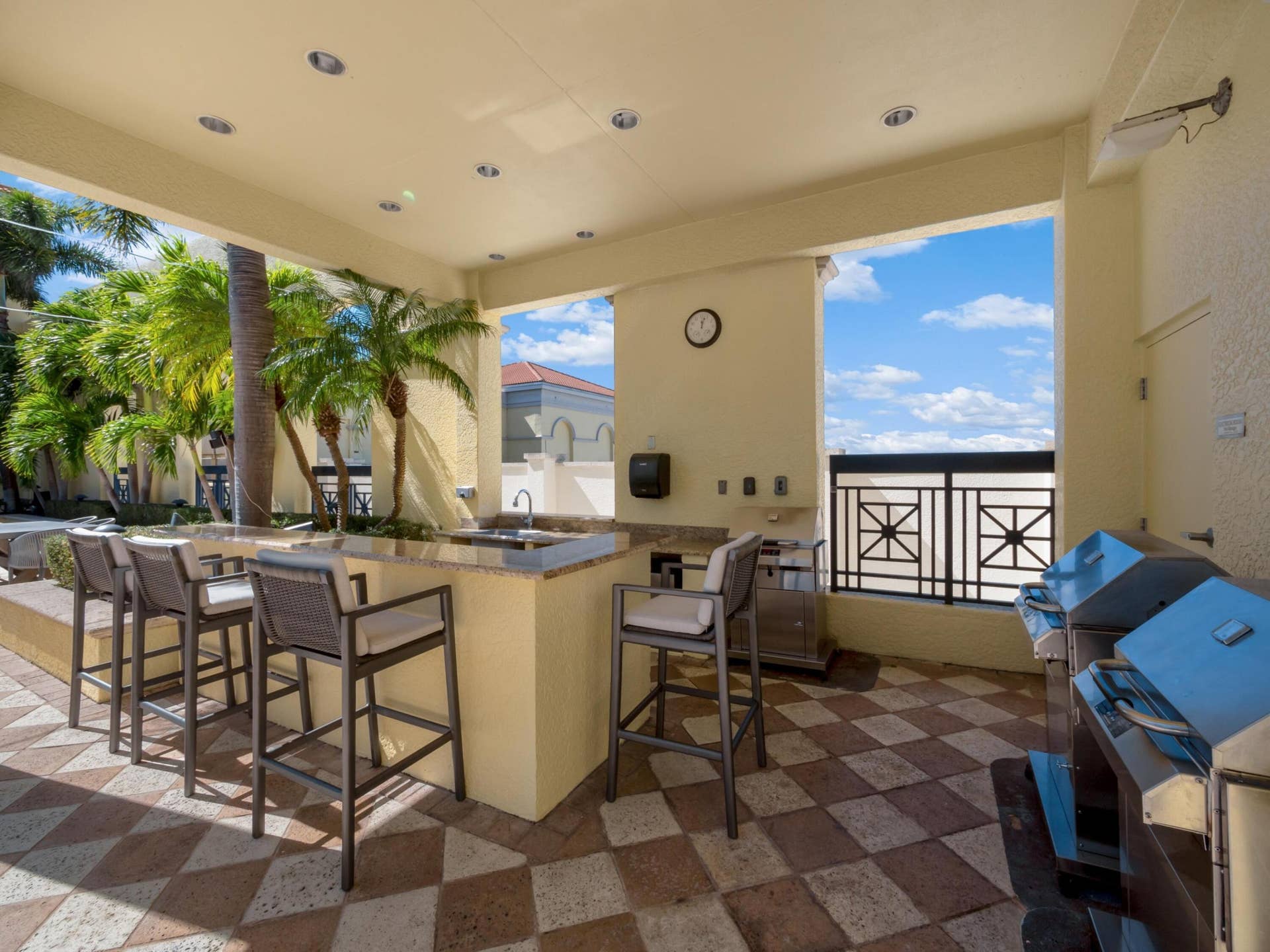 701 S OLIVE Avenue, #605, West Palm Beach, West Palm Beach, FL 33401 BBQ Area