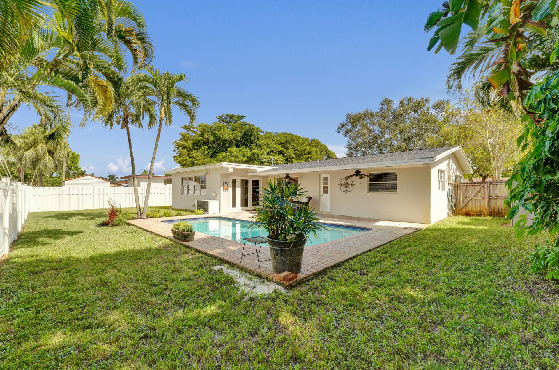 2000 NW 117TH Terrace, Pembroke Pines, FL 33026 78-print-DSC07968