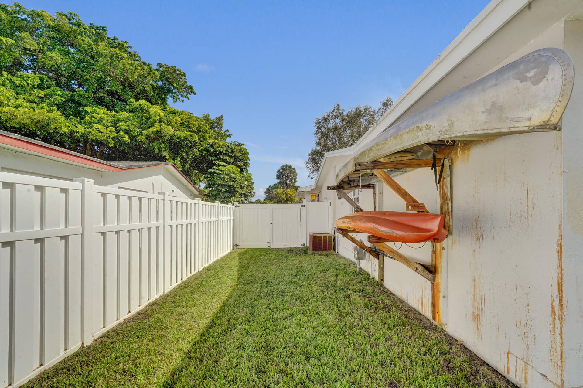 2000 NW 117TH Terrace, Pembroke Pines, FL 33026 83-print-DSC07983