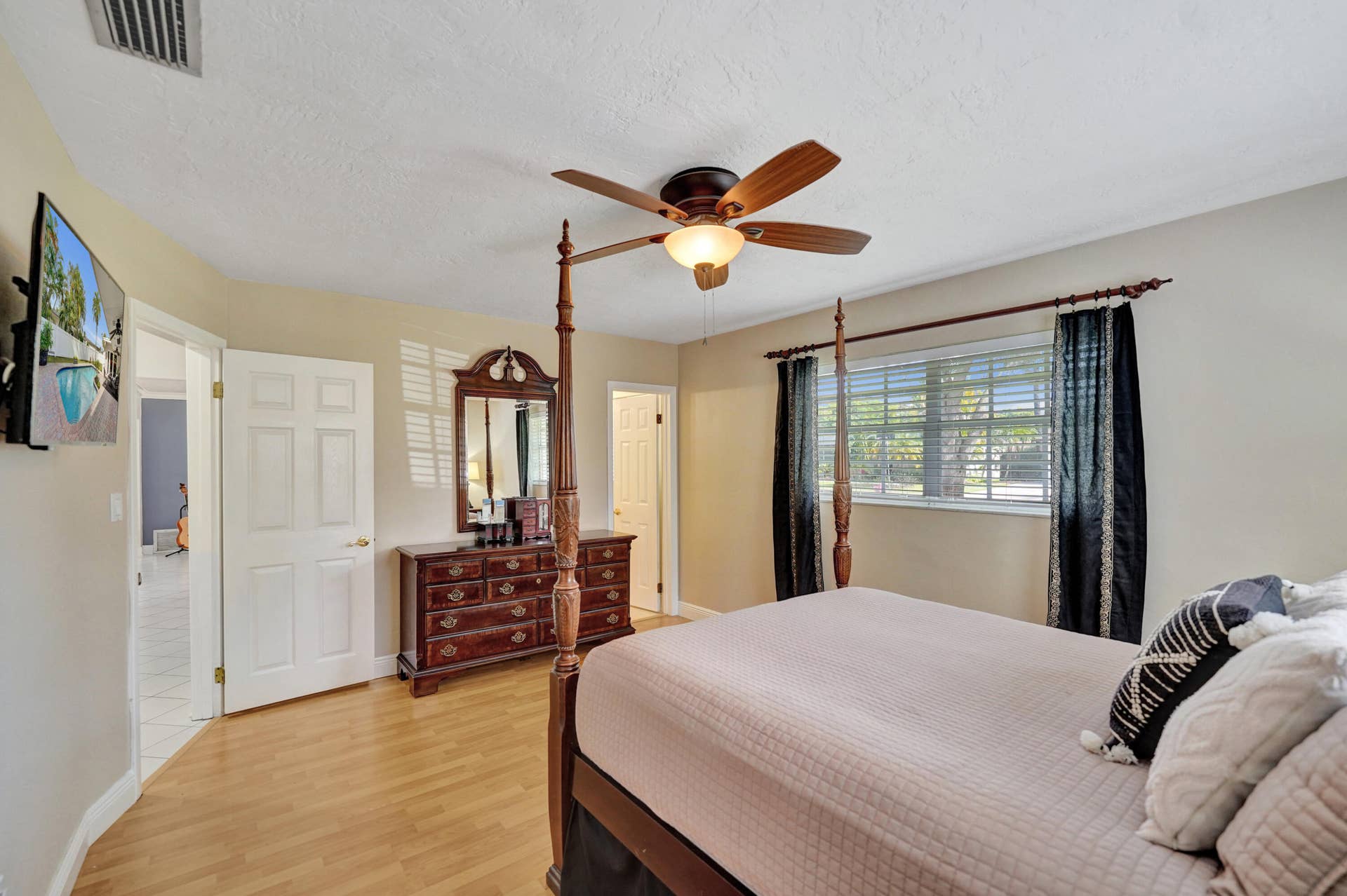 2000 NW 117TH Terrace, Pembroke Pines, FL 33026 55-print-DSC08004