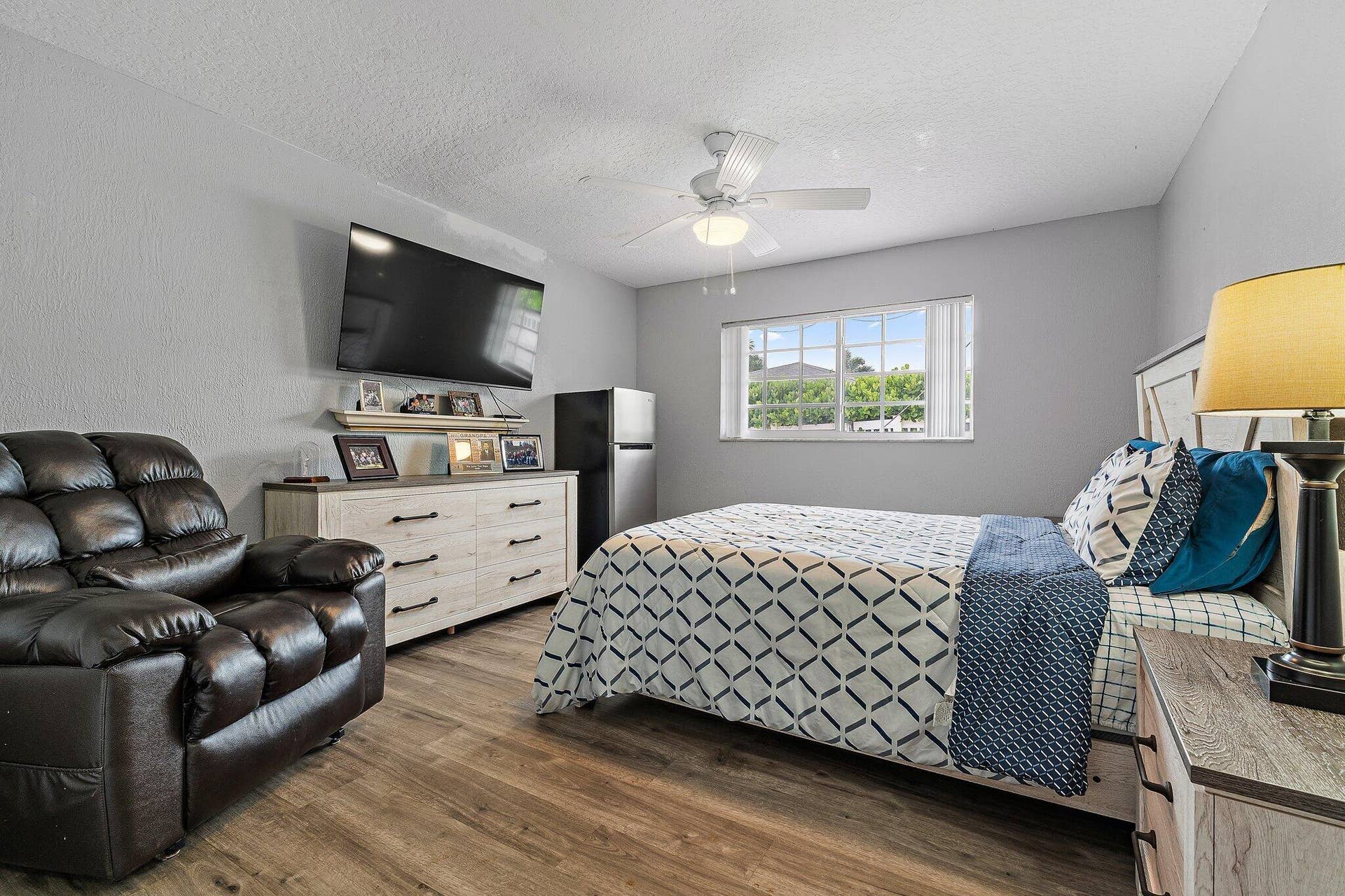 4837 Holly Drive, Palm Beach Gardens, FL 33418 4837 Holly Drive