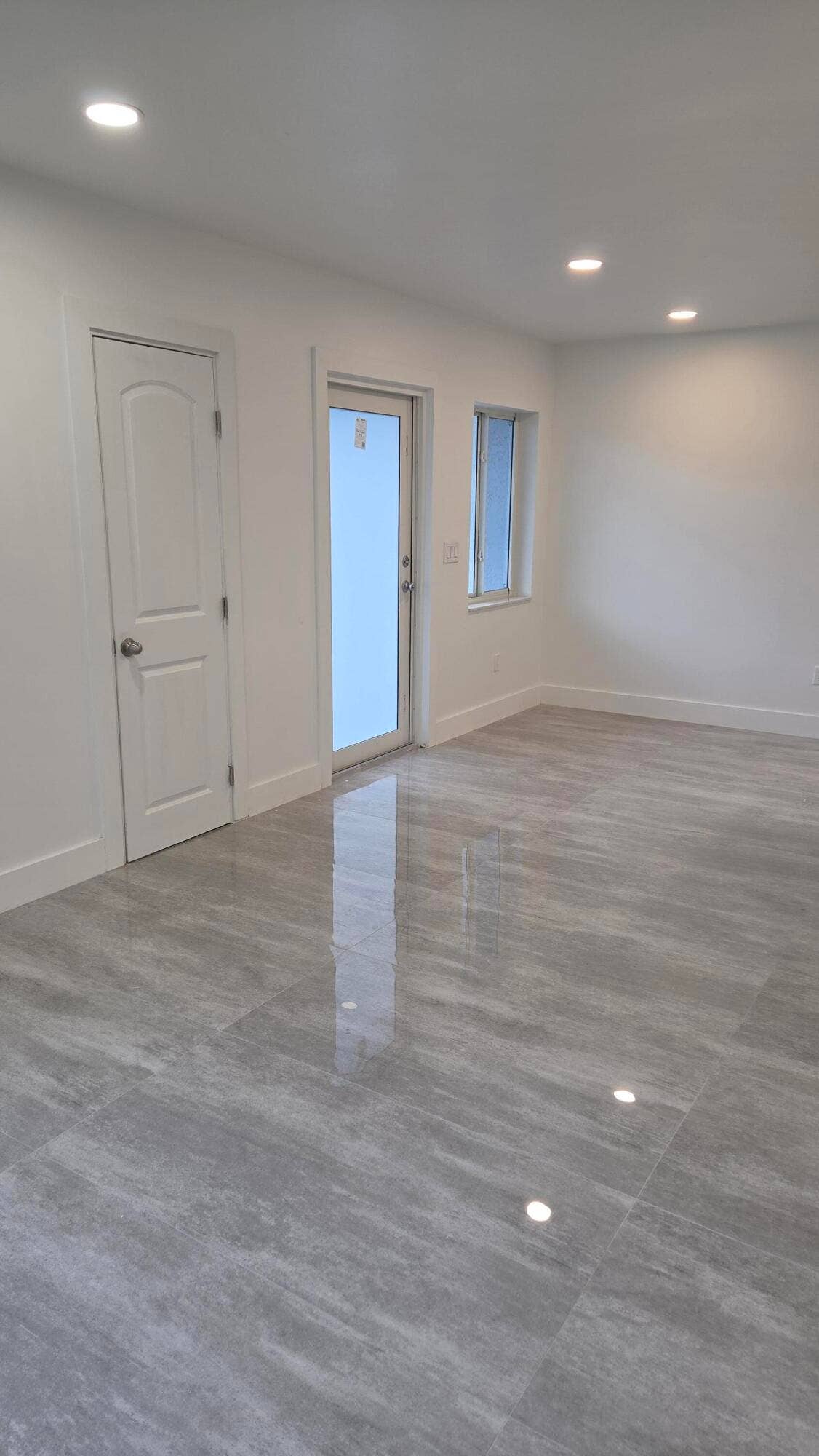 1791 LAUDERDALE MANOR Drive, Fort Lauderdale, FL 33311 5.