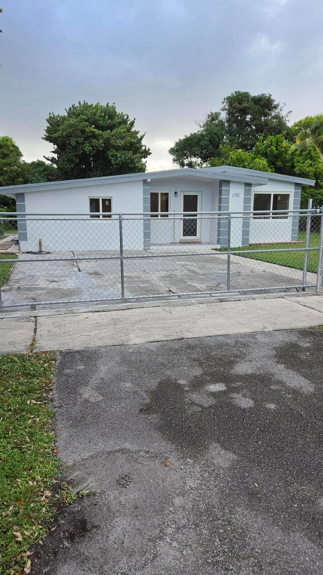 1791 LAUDERDALE MANOR Drive, Fort Lauderdale, FL 33311 7o