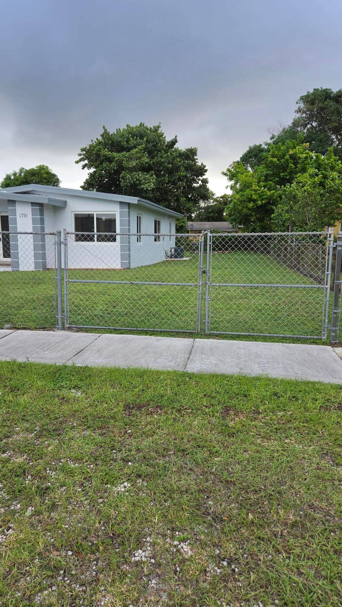 1791 LAUDERDALE MANOR Drive, Fort Lauderdale, FL 33311 3.O