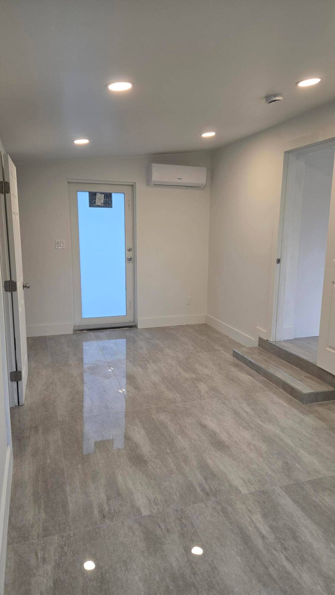1791 LAUDERDALE MANOR Drive, Fort Lauderdale, FL 33311 6.