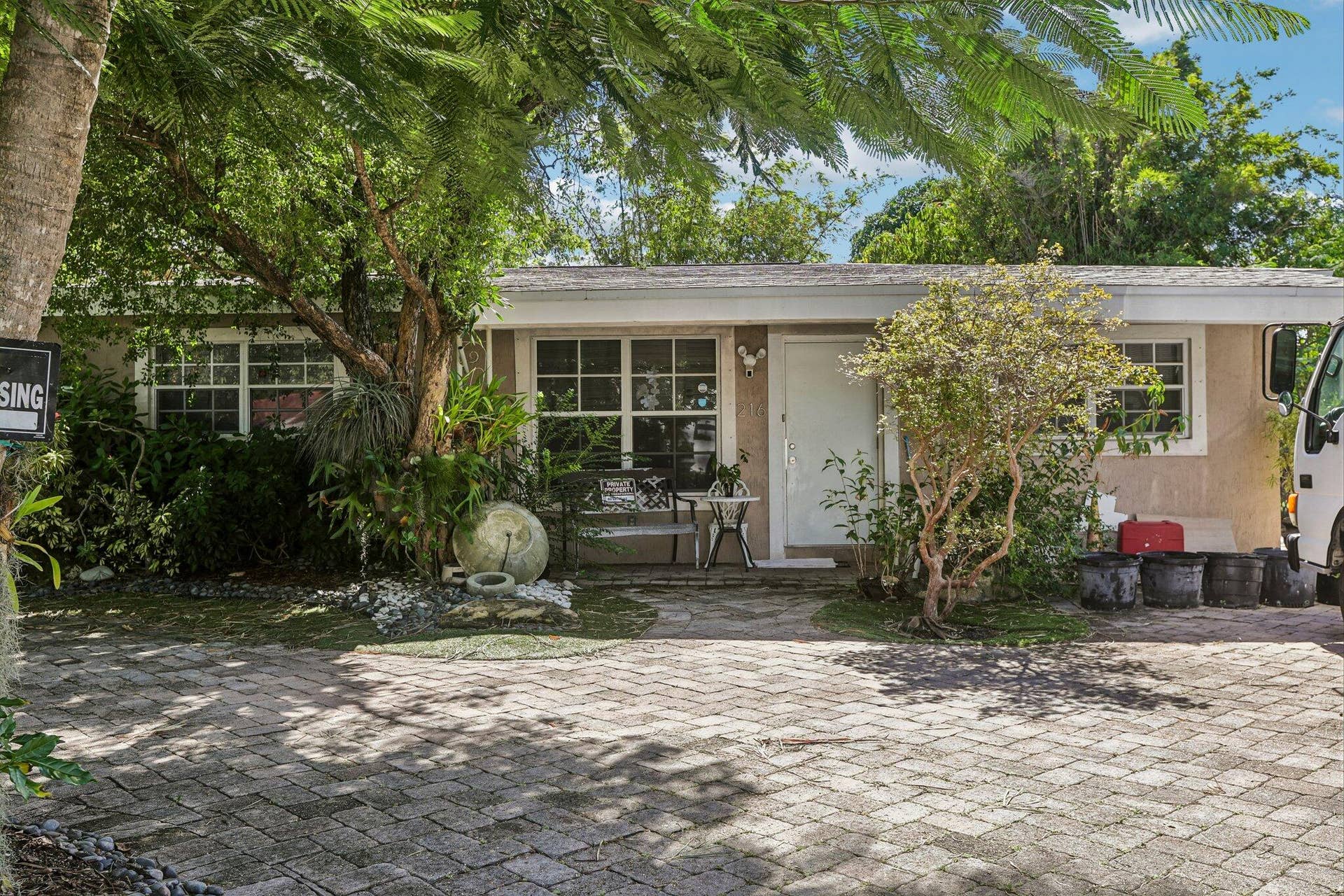 216 NE 26TH Court, Pompano Beach, FL 33064 2-web-or-mls-NE 26th Ct-S3010-002