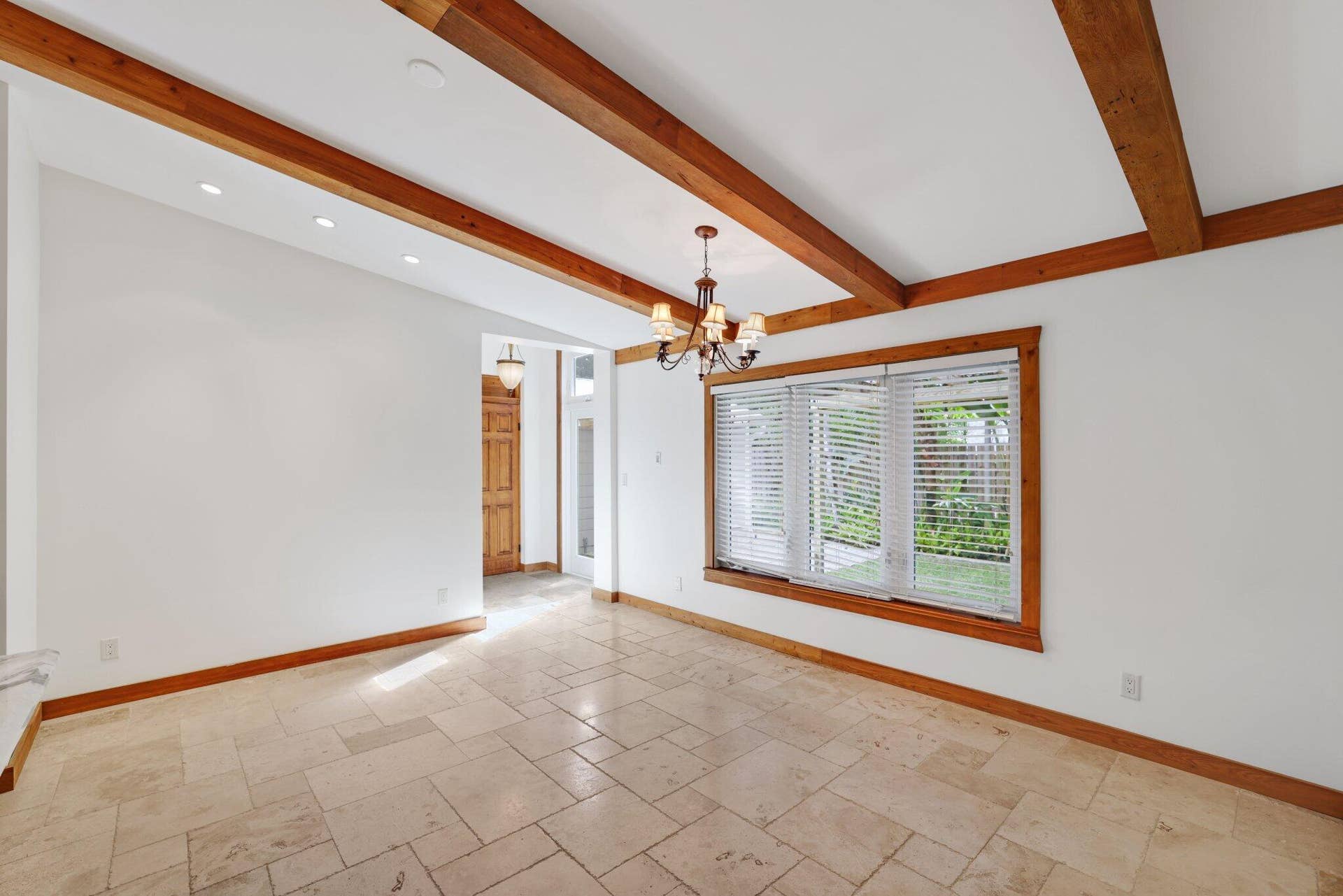 42 Palm Square, Delray Beach, FL 33483 Dining | Living