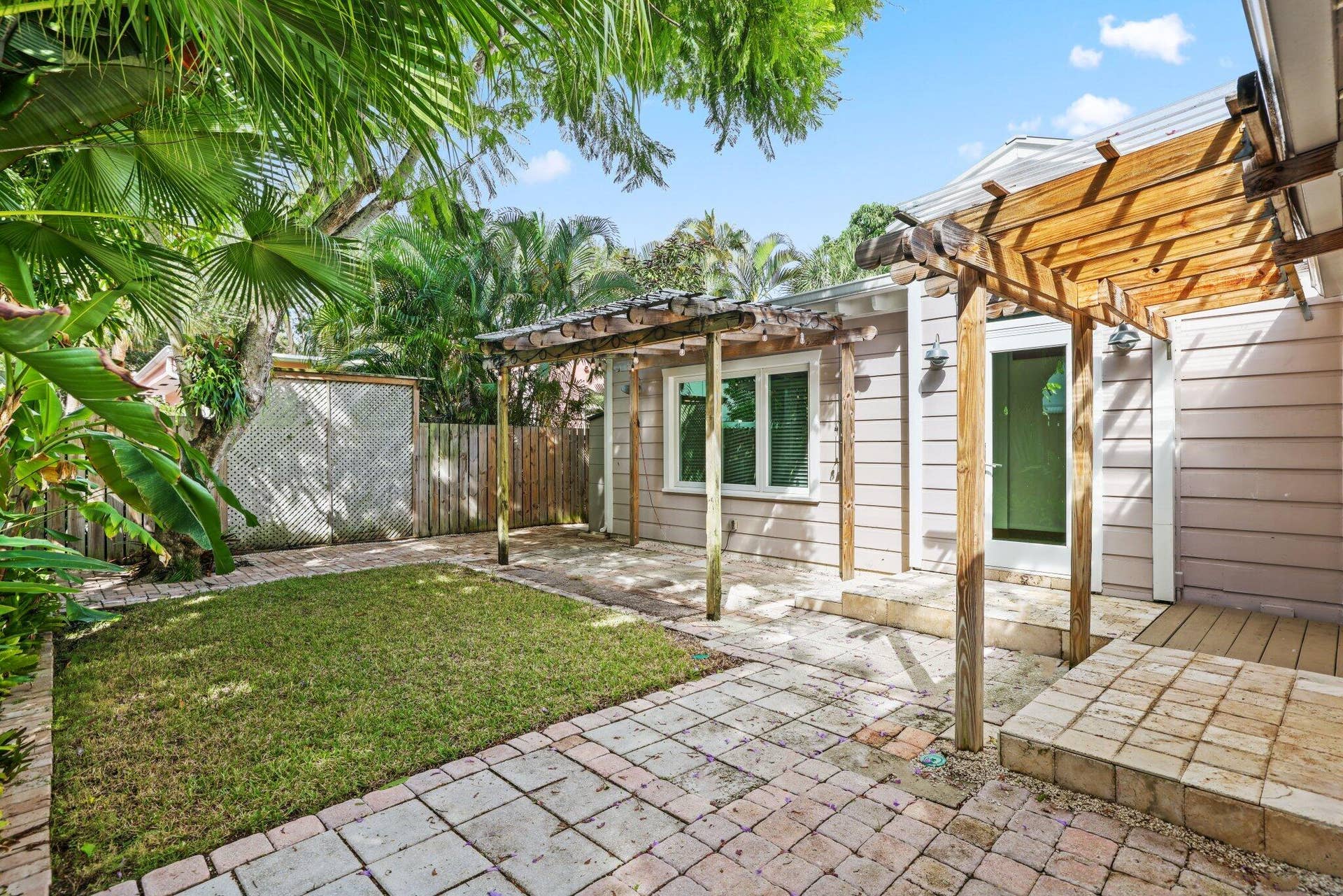 42 Palm Square, Delray Beach, FL 33483 Back Garden, Fenced