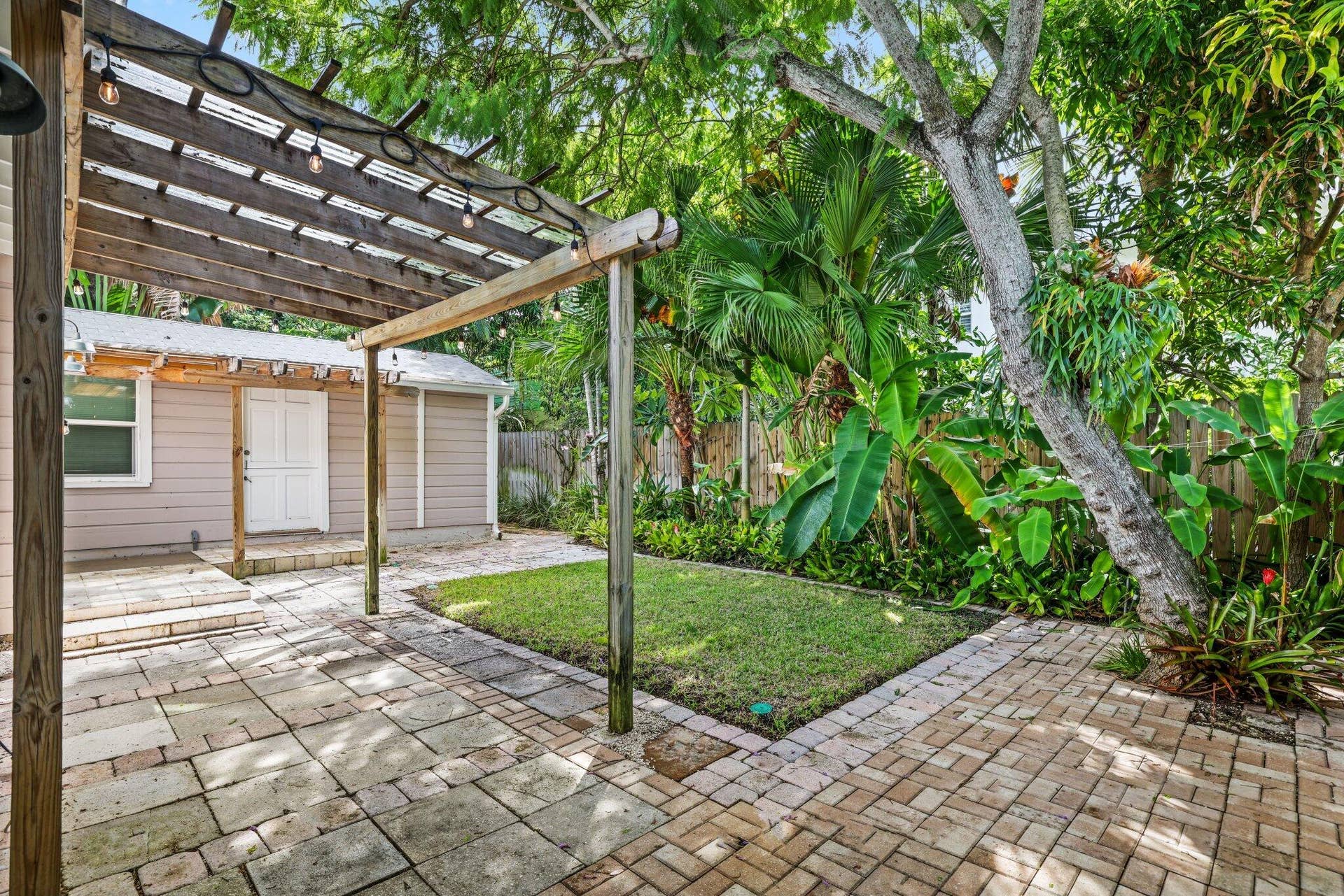 42 Palm Square, Delray Beach, FL 33483 42 Palm Square - 33.jpg-SMALL