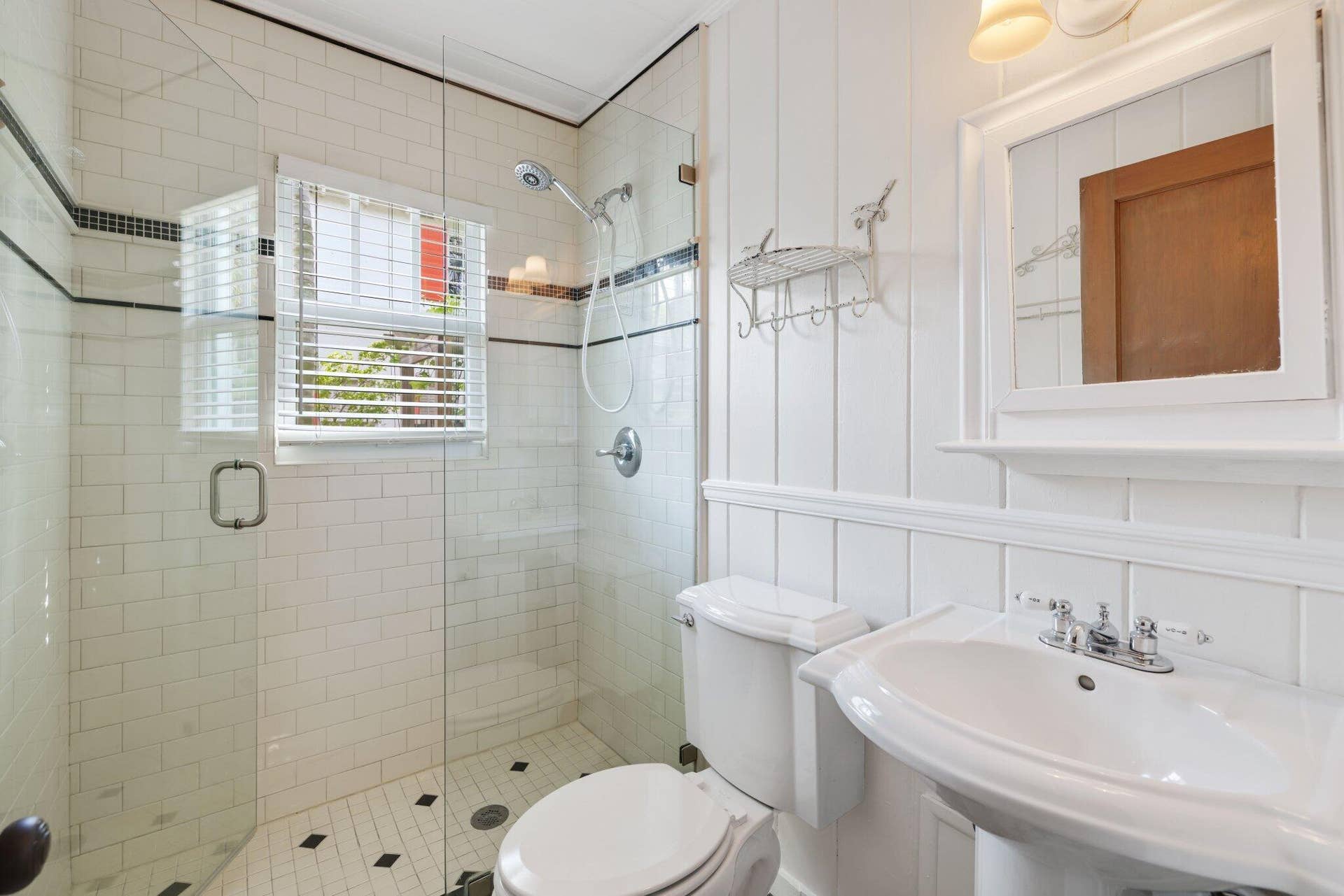 42 Palm Square, Delray Beach, FL 33483 Guest Bathroom