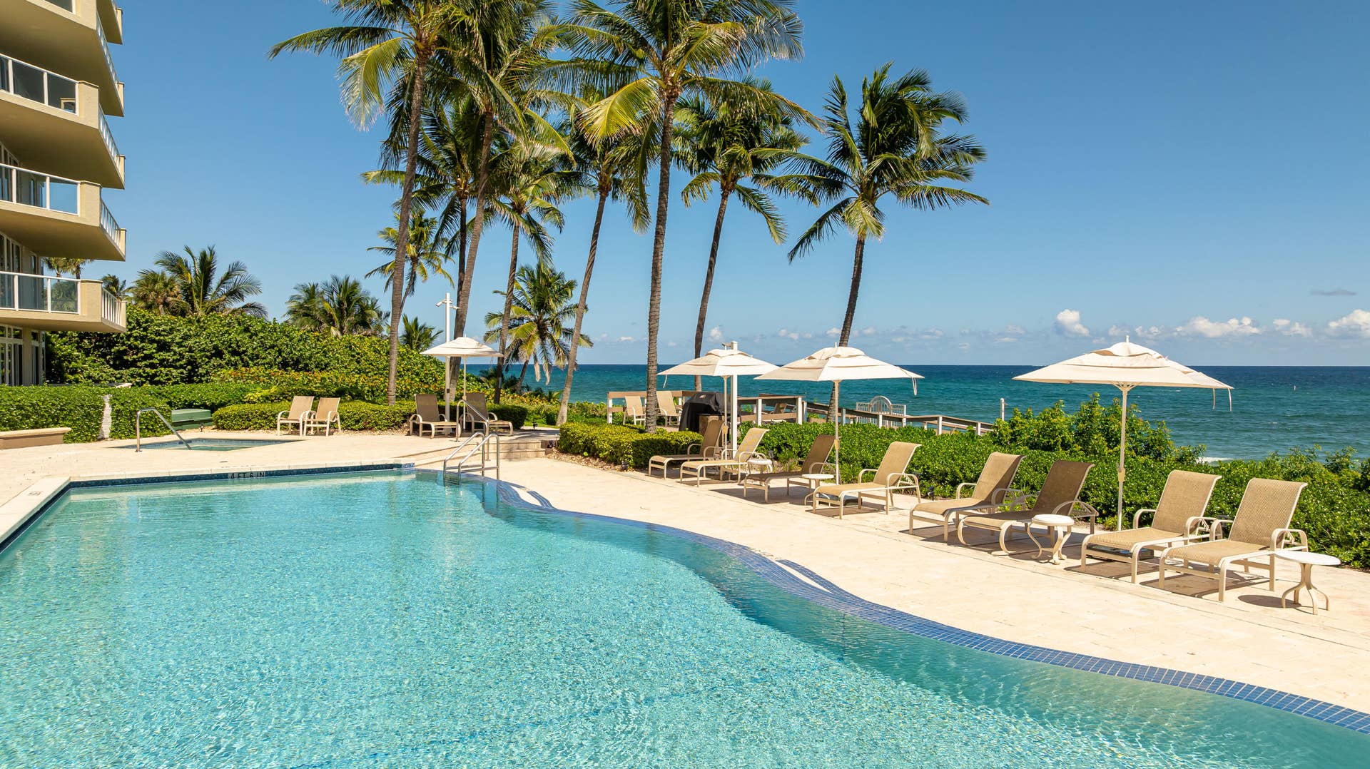 1063 Hillsboro Mile, #707, Hillsboro Beach, FL 33062 Resort style pool area