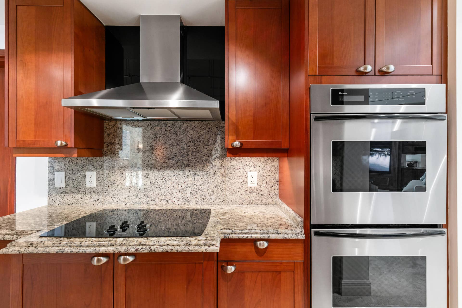 1063 Hillsboro Mile, #707, Hillsboro Beach, FL 33062 Kitchen
