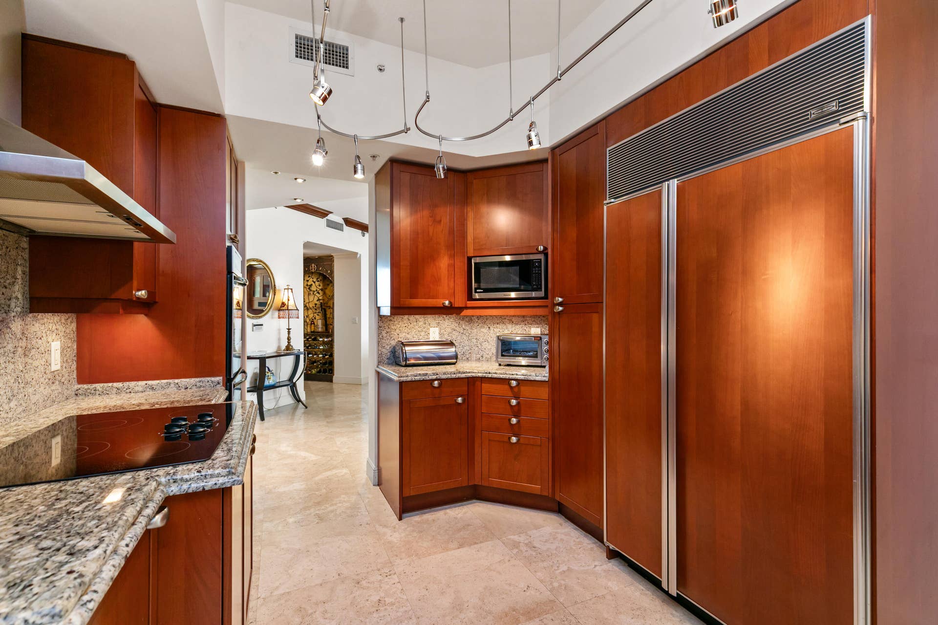 1063 Hillsboro Mile, #707, Hillsboro Beach, FL 33062 Kitchen