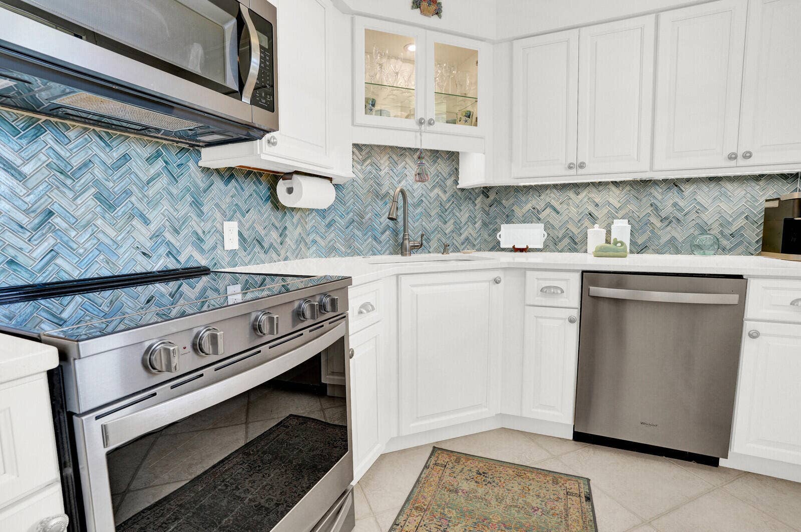 132 LAKESHORE Drive, #617, North Palm Beach, FL 33408 Kitchen